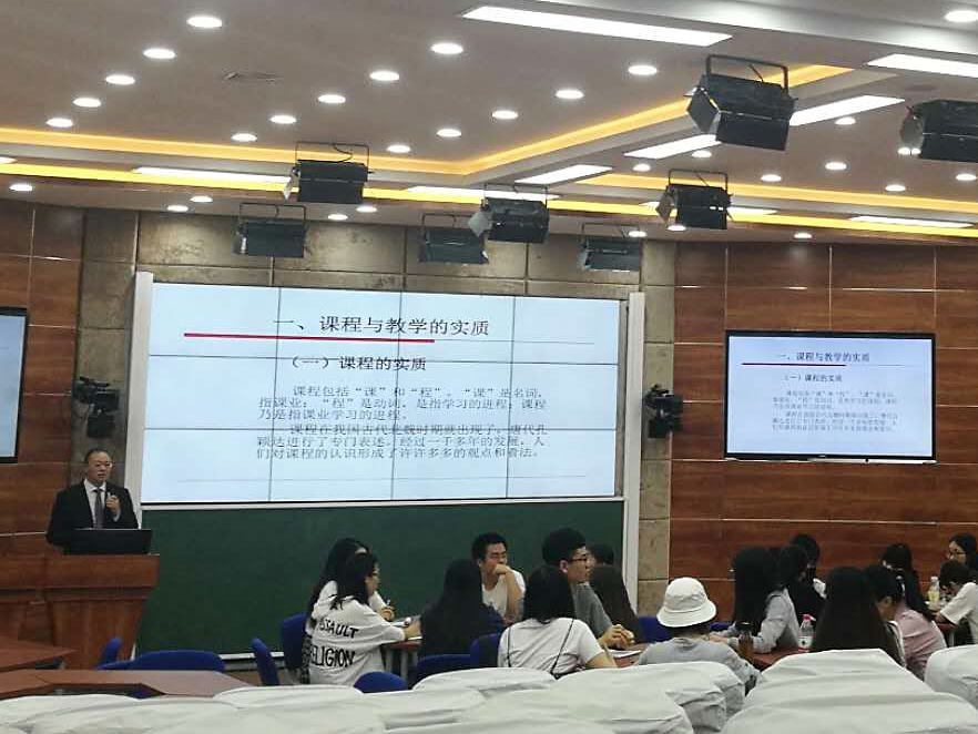 我校省级精品课程开展全国直播互动课