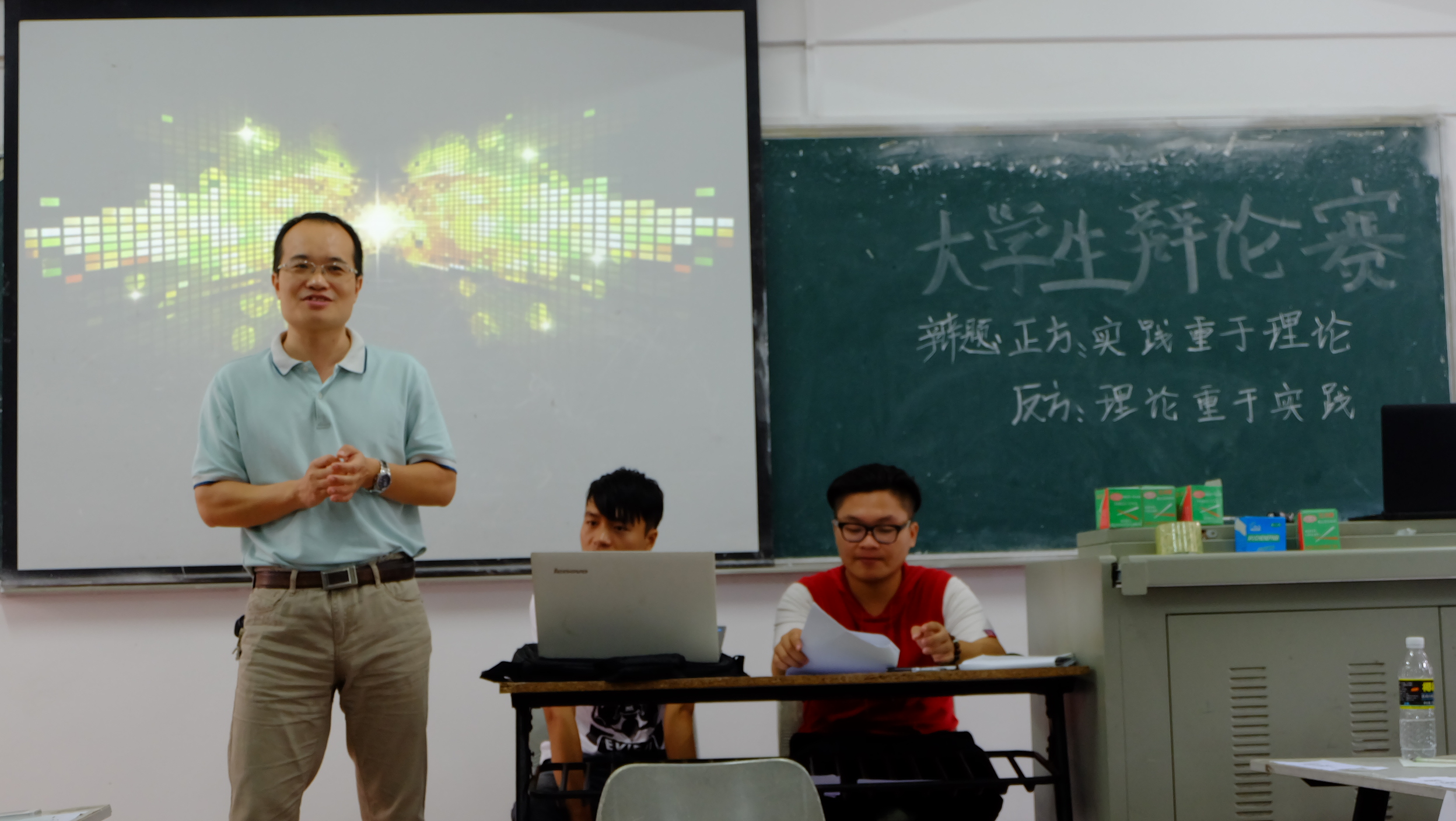 唇枪实战，音乐学院举办辩论赛