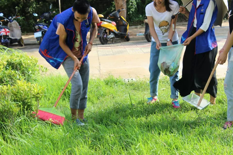 整洁校园，共享生活――政法学院校园环境整洁报道