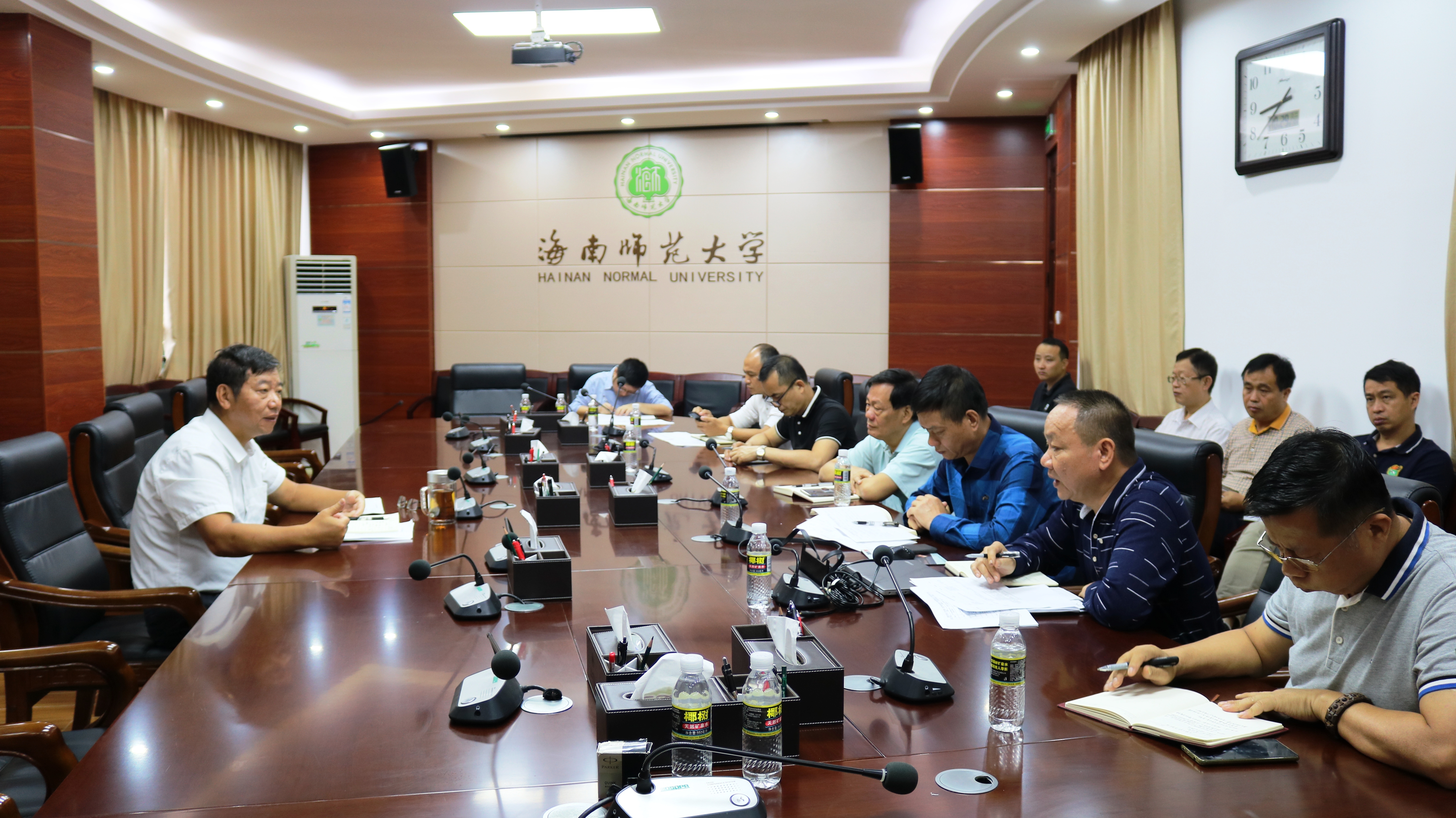 林强校长主持召开后勤、物业管理服务工作会议