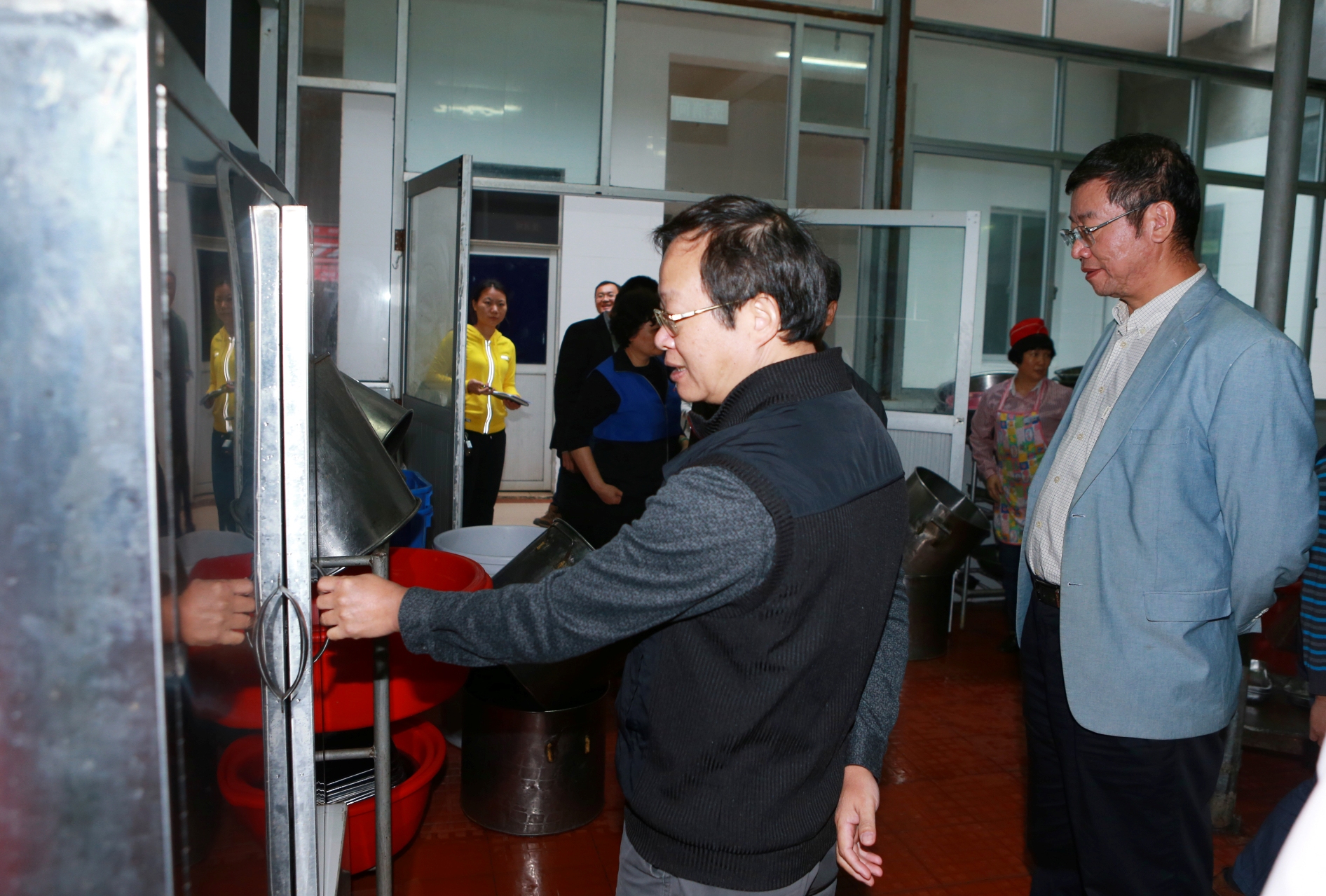 省委教育工委专职副书记麦浪到我校检查“双创”工作