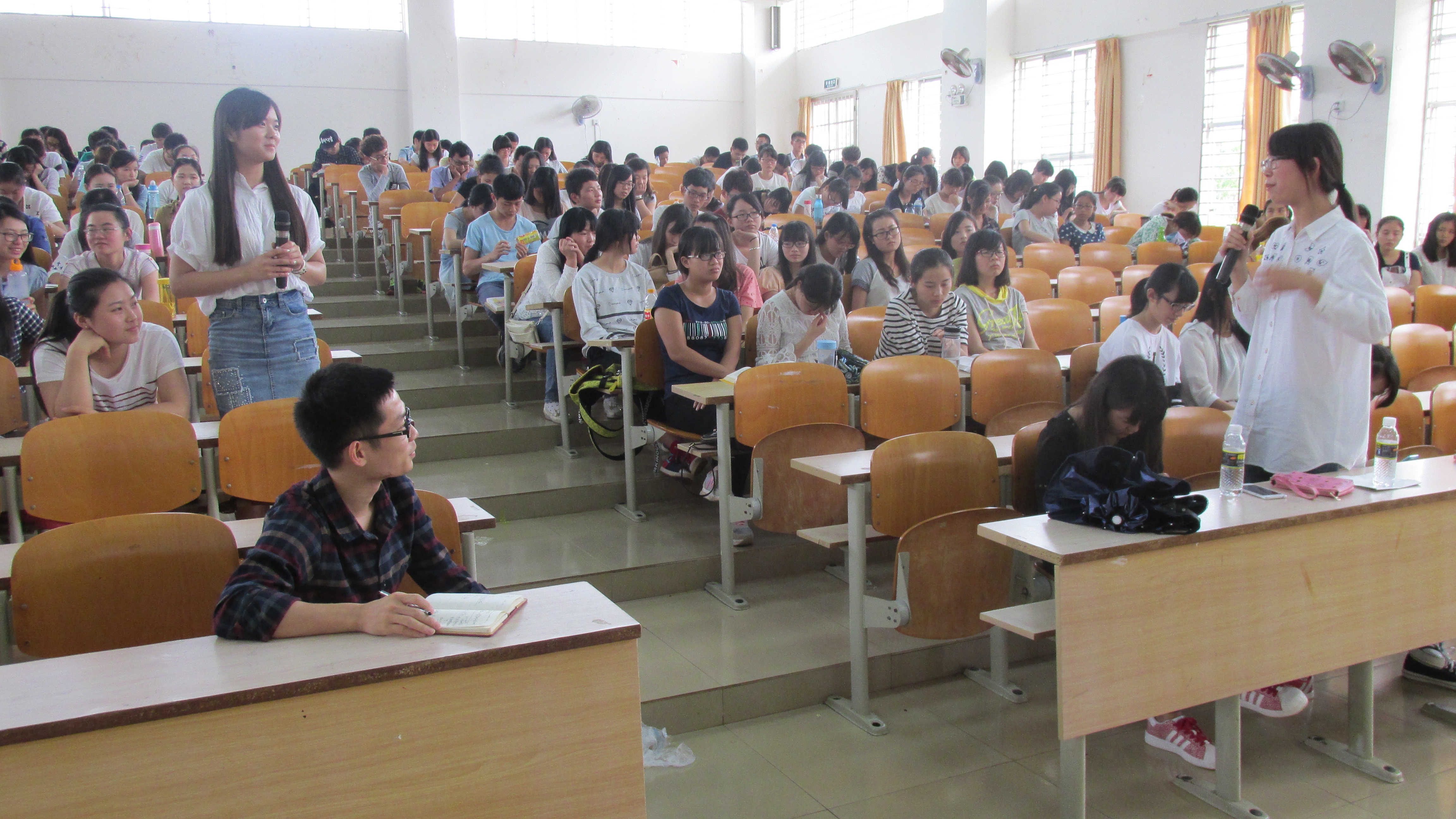 文学院2014级学生年级大会――新闻、广电、历史、对外分会