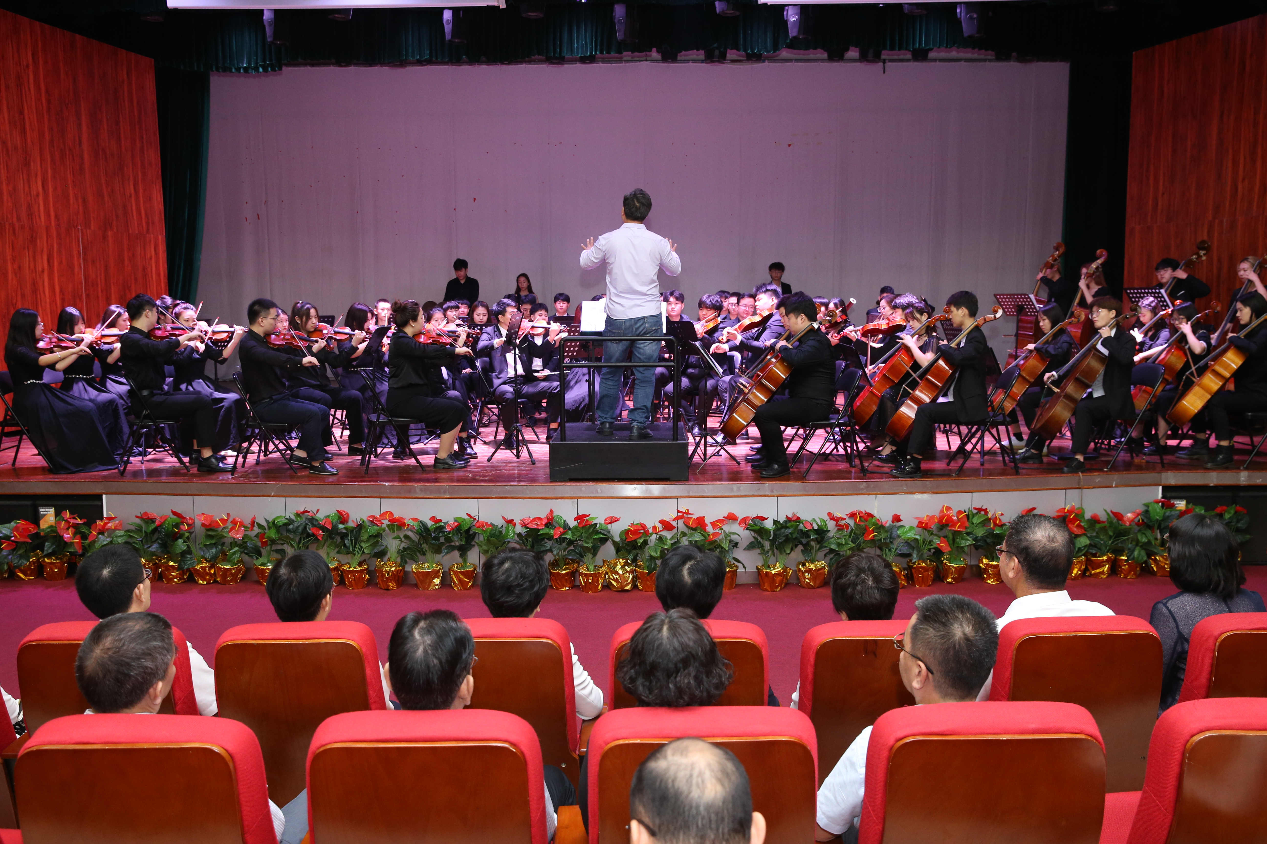 省委常委、宣传部长肖莺子来我校调研