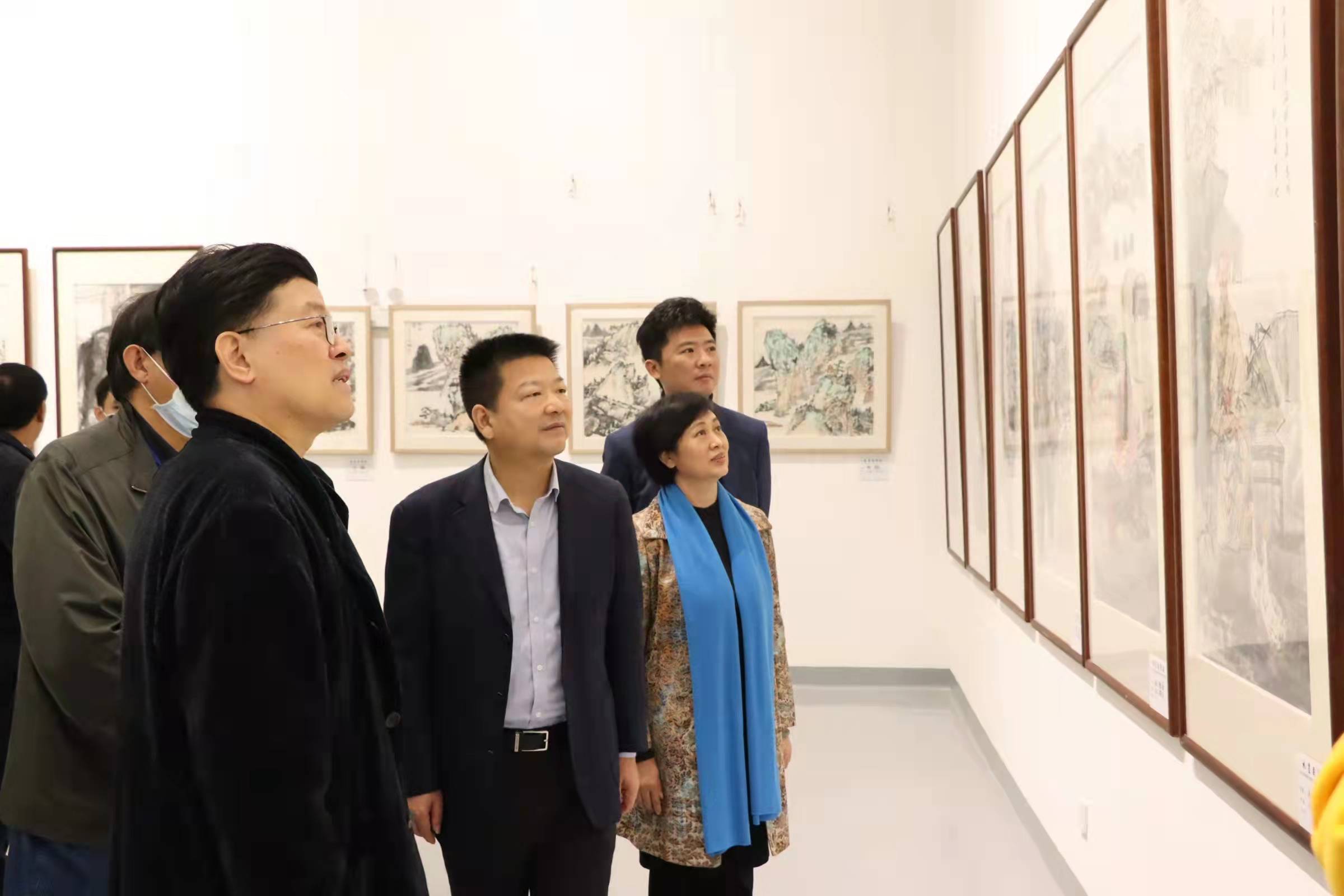 当代全国著名画家走进海南采风创作、展览交流会在我校开幕