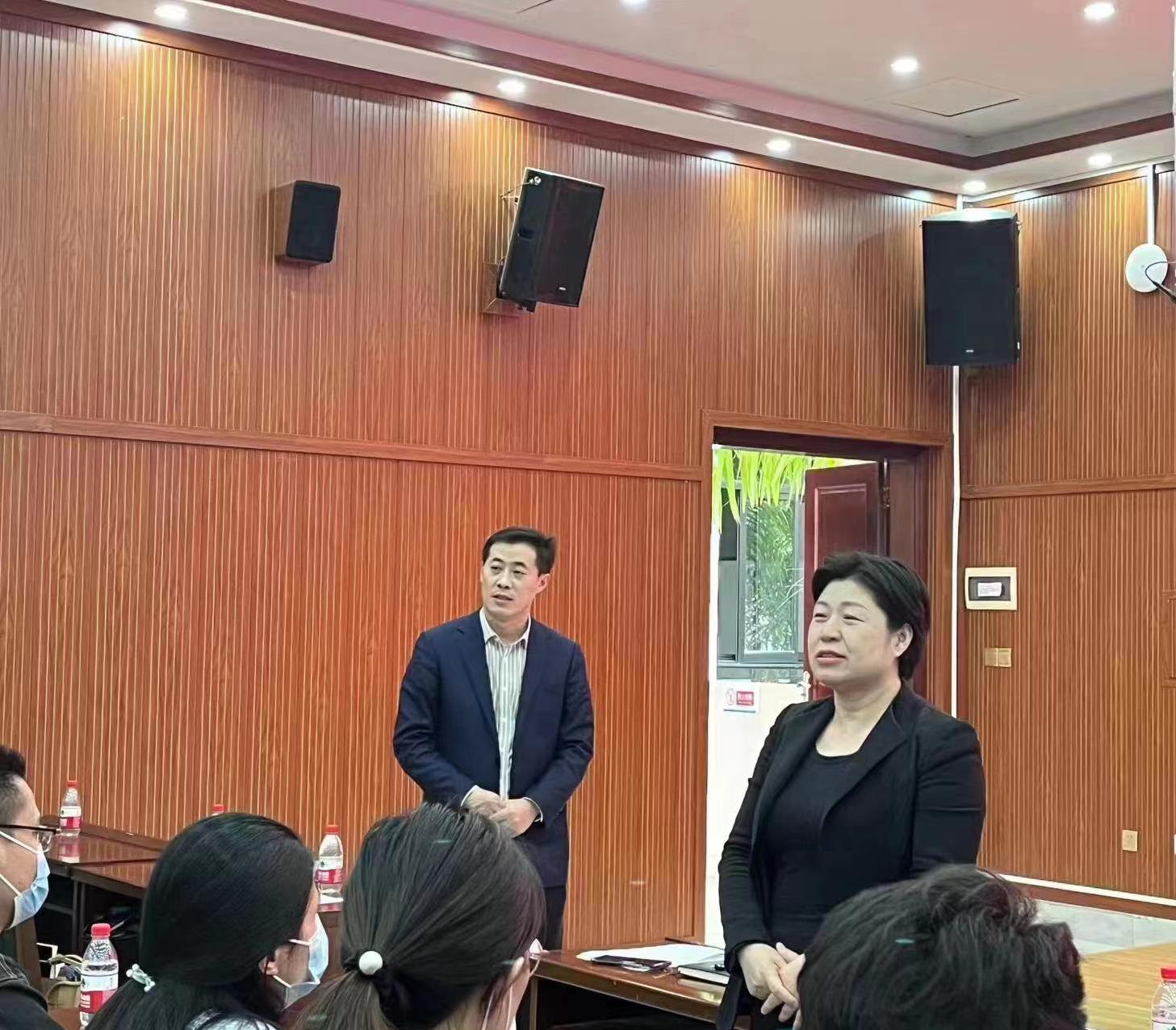 马克思主义学院举行第二期“海马论坛”