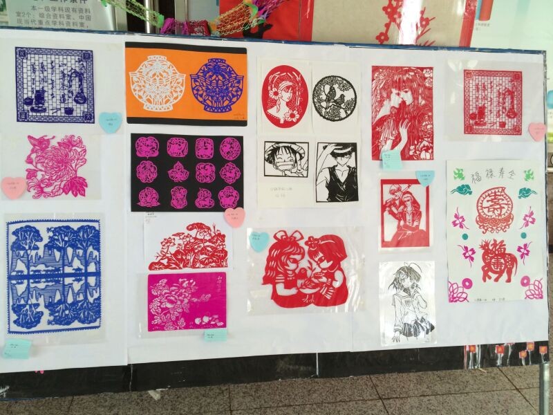 记教育科学学院2011级学前教育专业手工作品展