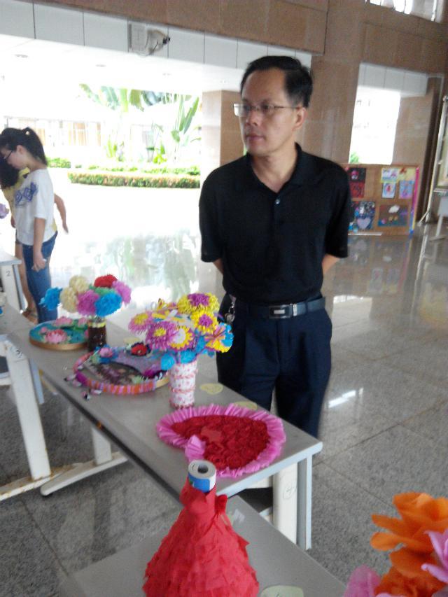 记教育科学学院2011级学前教育专业手工作品展