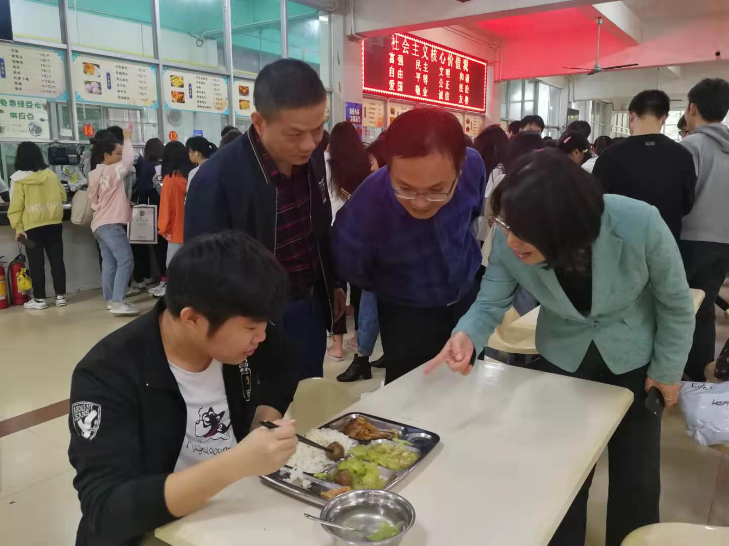 刁晓平副书记莅临龙昆南第一食堂进行调研活动