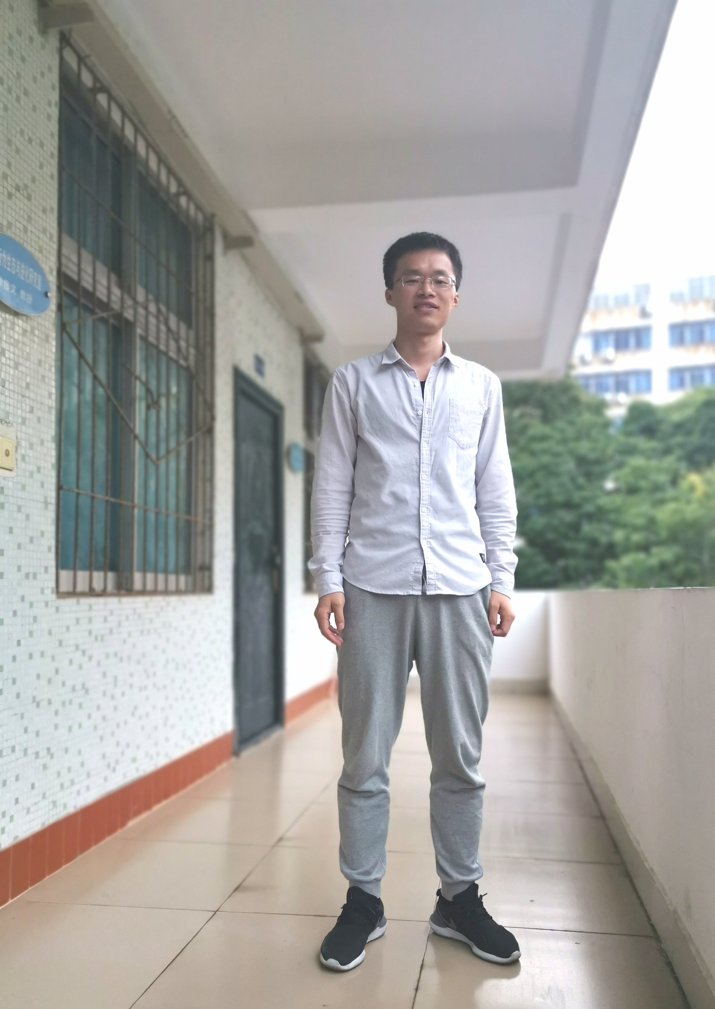 生命科学学院研究生党员李维昊捐出全部国家奖学金两万元