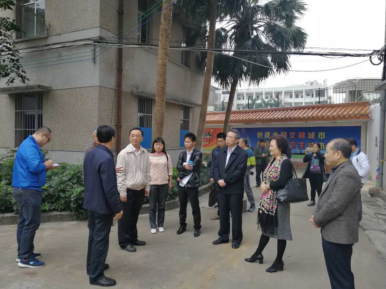 海口市水务局调研检查组到学校龙昆南校区调研