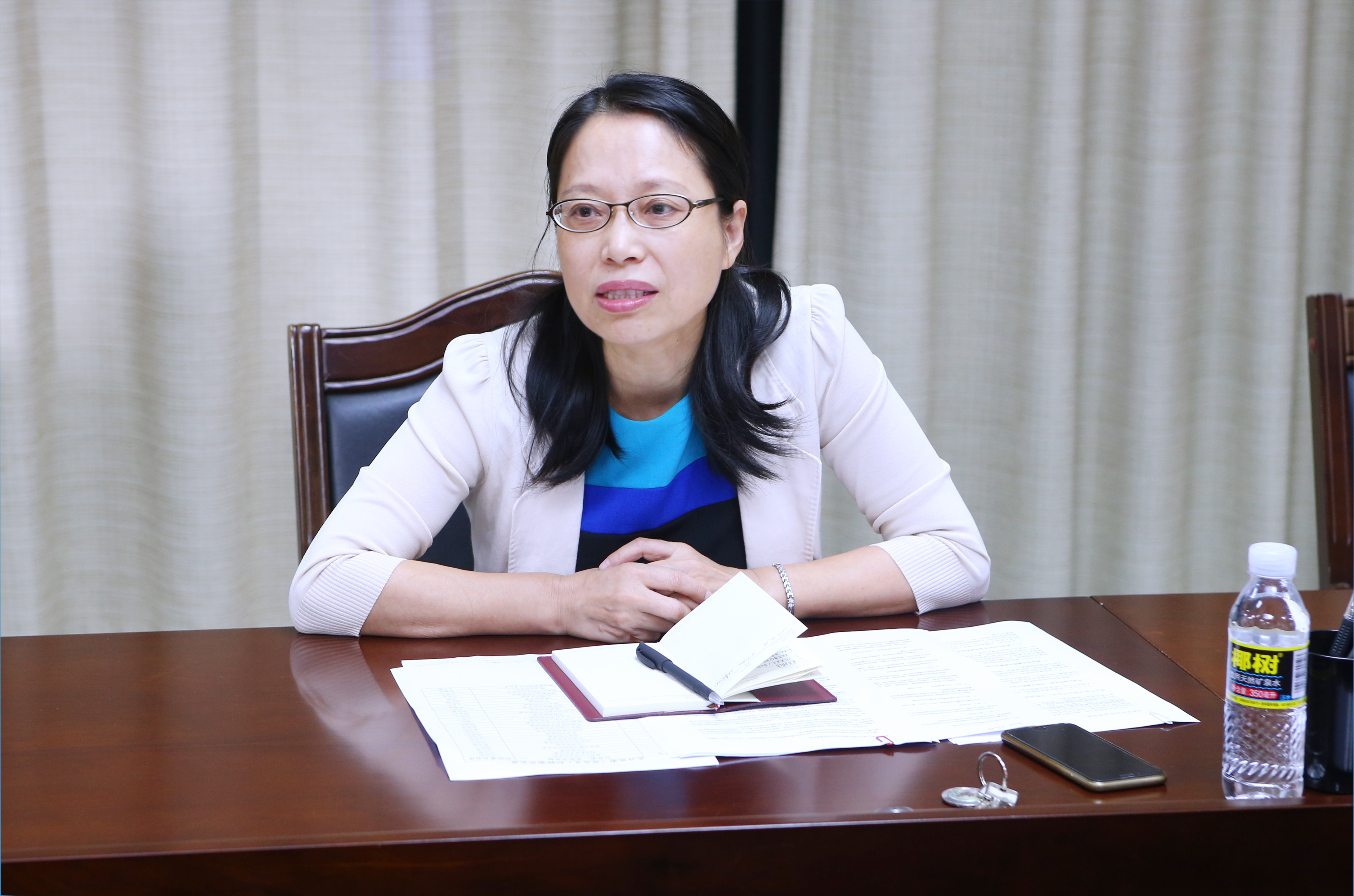 学校纪委召开专题会议学习党的十九大报告