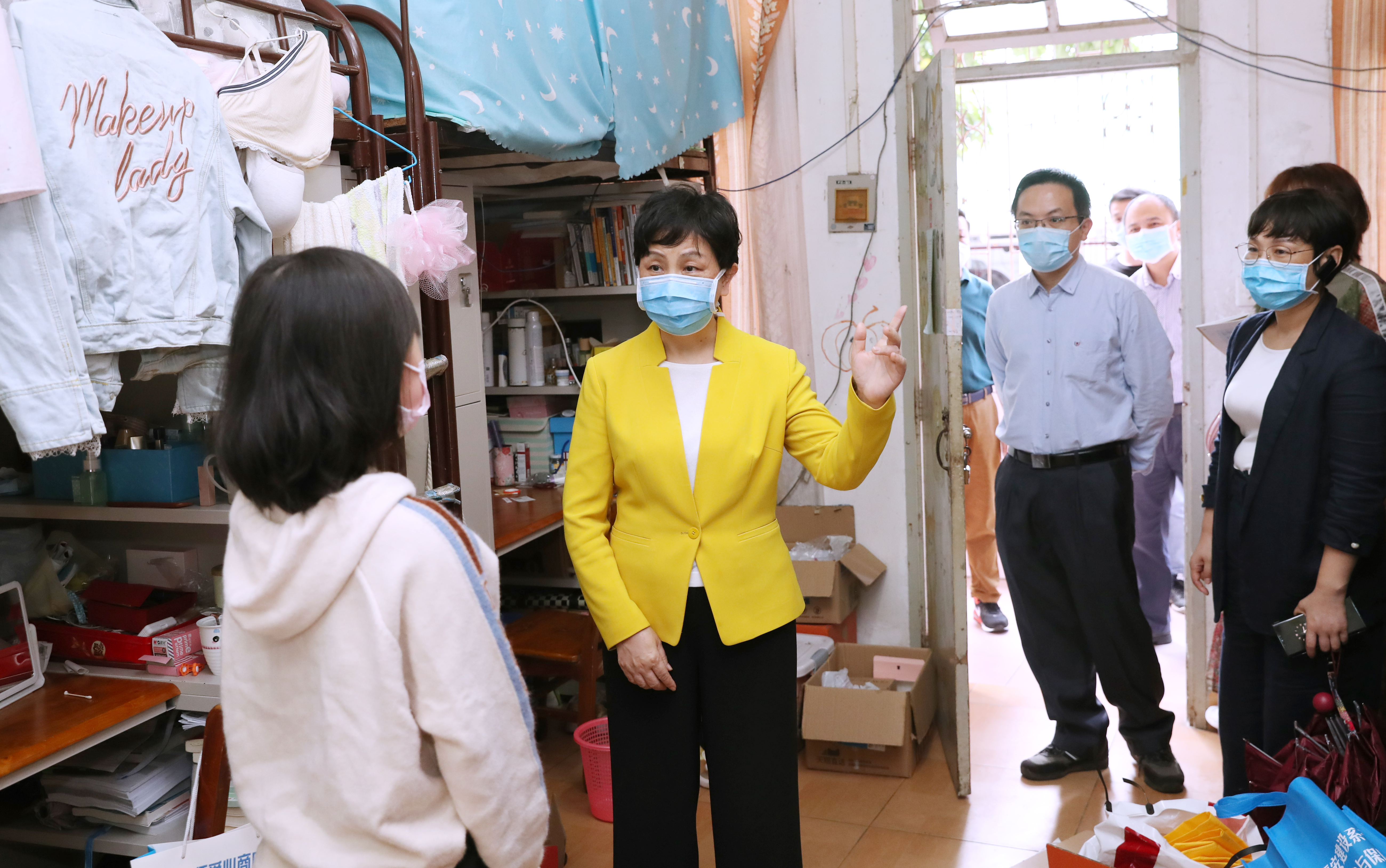 校党委书记李红梅检查学校防疫工作及开学前准备工作