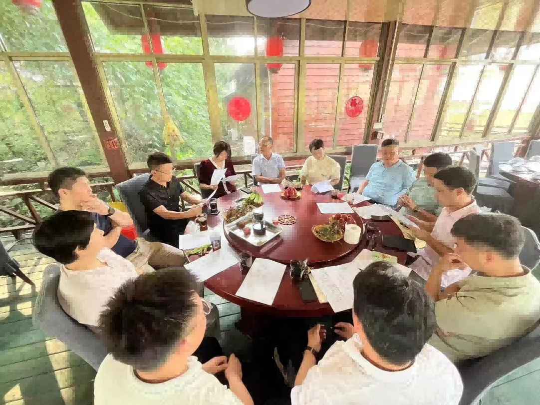 我校第二期校友企业联盟建设意见征求会在海口召开