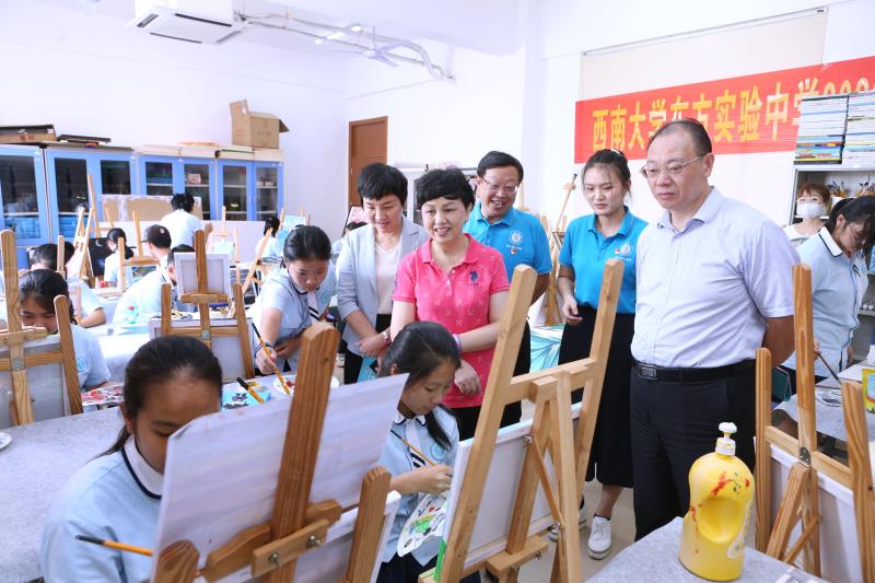 李红梅带队到东方市调研并签署市校战略合作协议