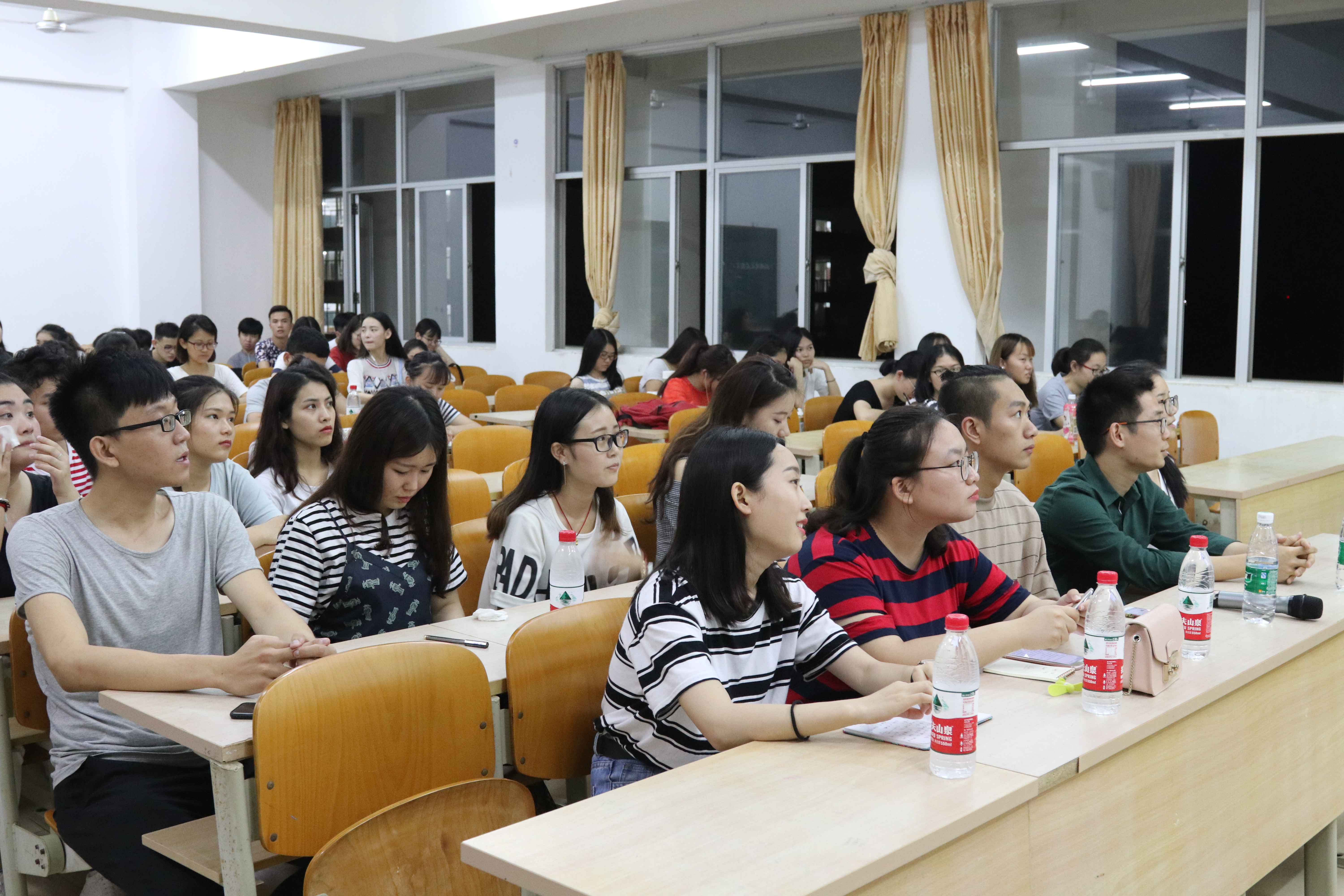 青年之声·新闻传播与影视学院第二届考研交流会