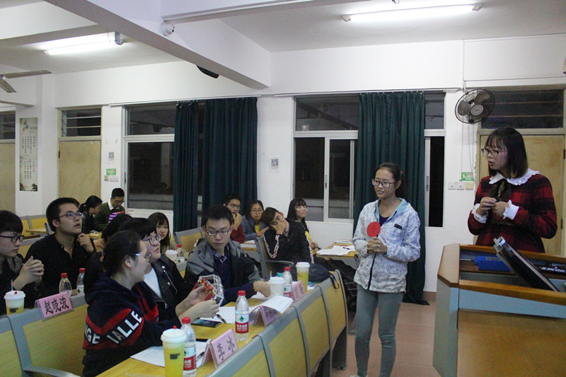    青年之声・游园设计，创造新意   ――记物理与电子工程学院游园门设计大赛