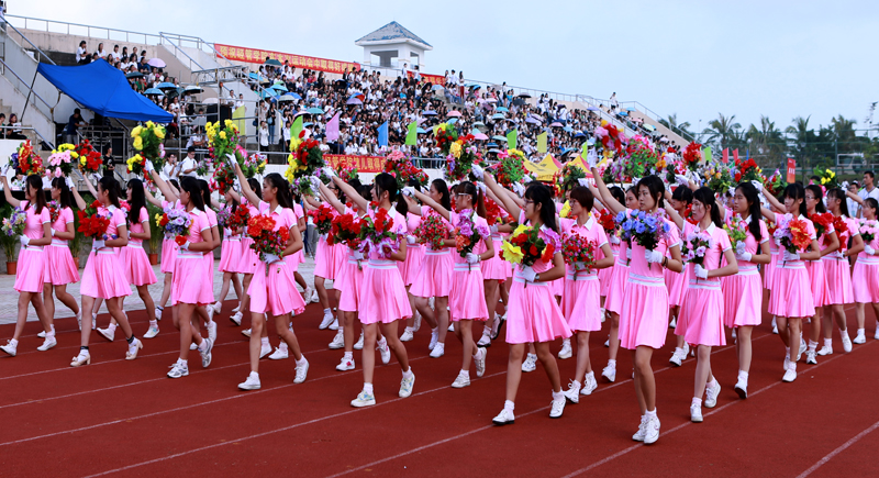 【第31届运动会】我校隆重举行第31届田径运动会开幕式