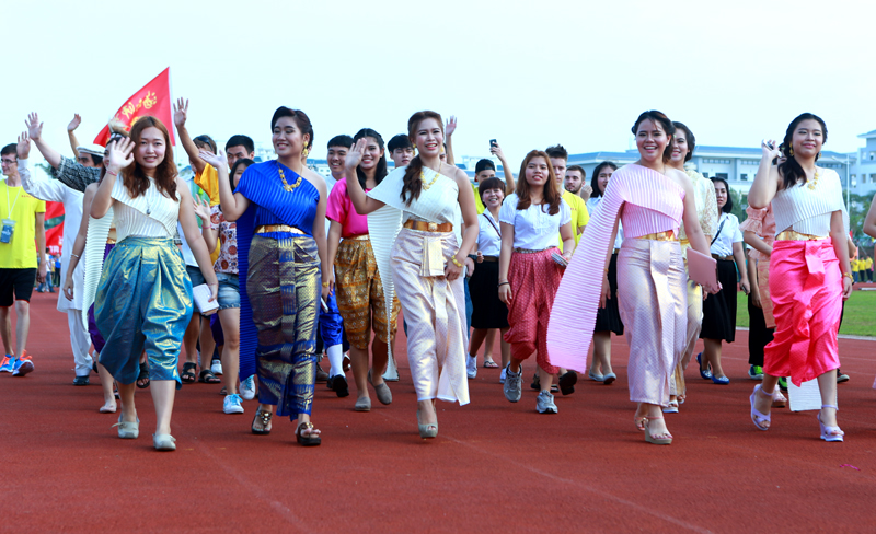 【第31届运动会】我校隆重举行第31届田径运动会开幕式