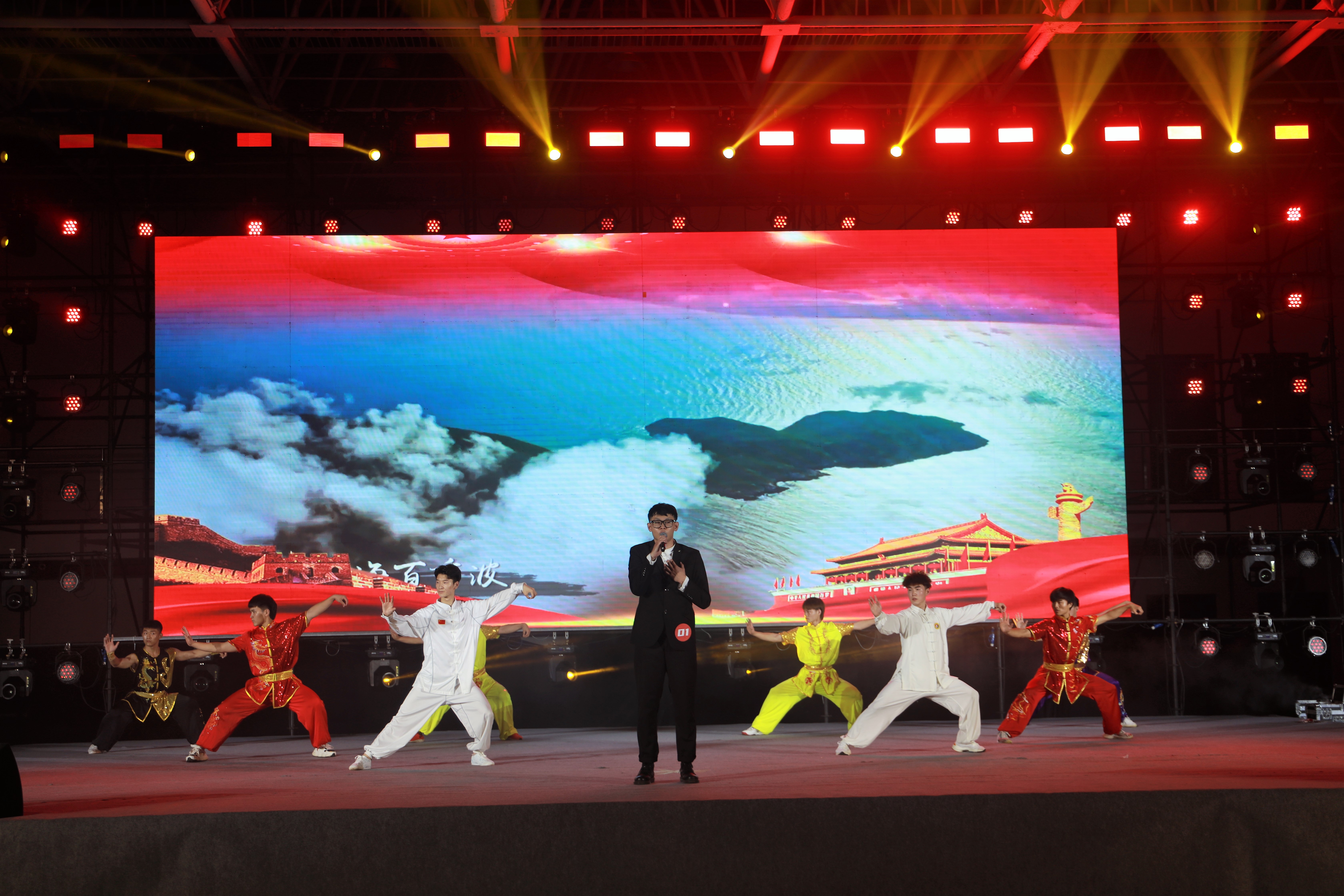 校团委举办庆祝建党100周年唱红歌大赛暨年度共青团工作颁奖典礼