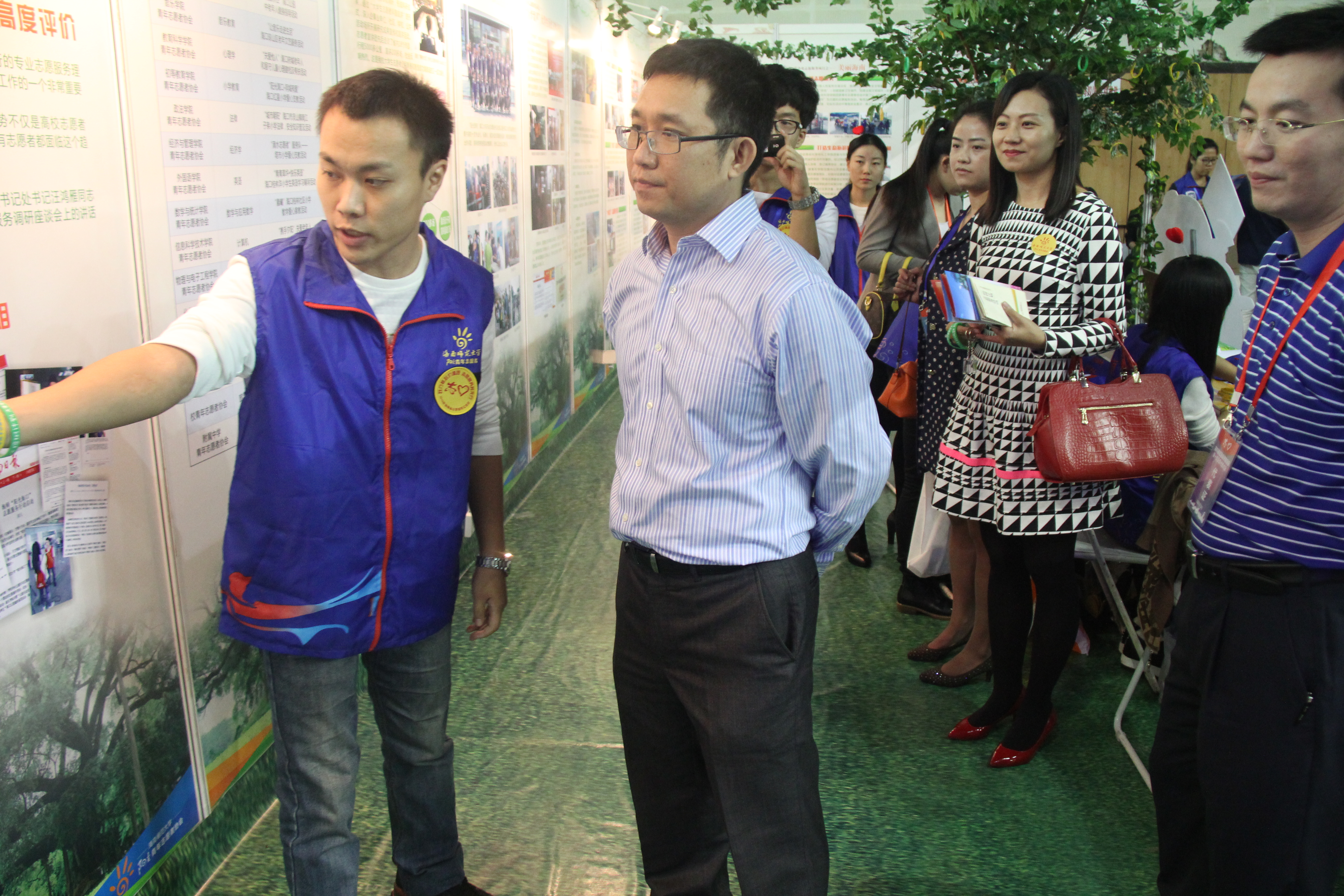 海南师范大学在省志交会上喜获丰收