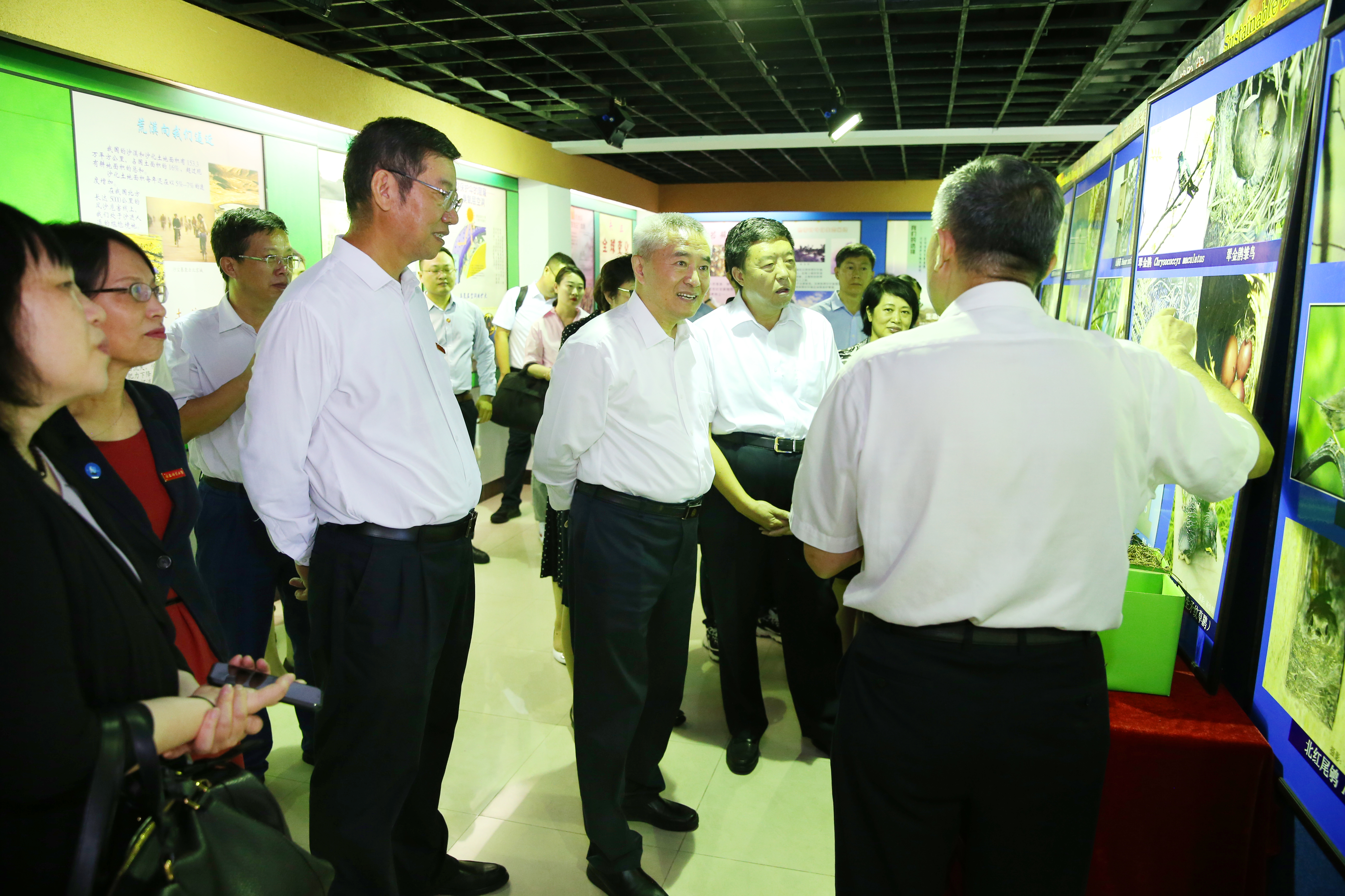 全国政协副主席邵鸿一行来我校调研