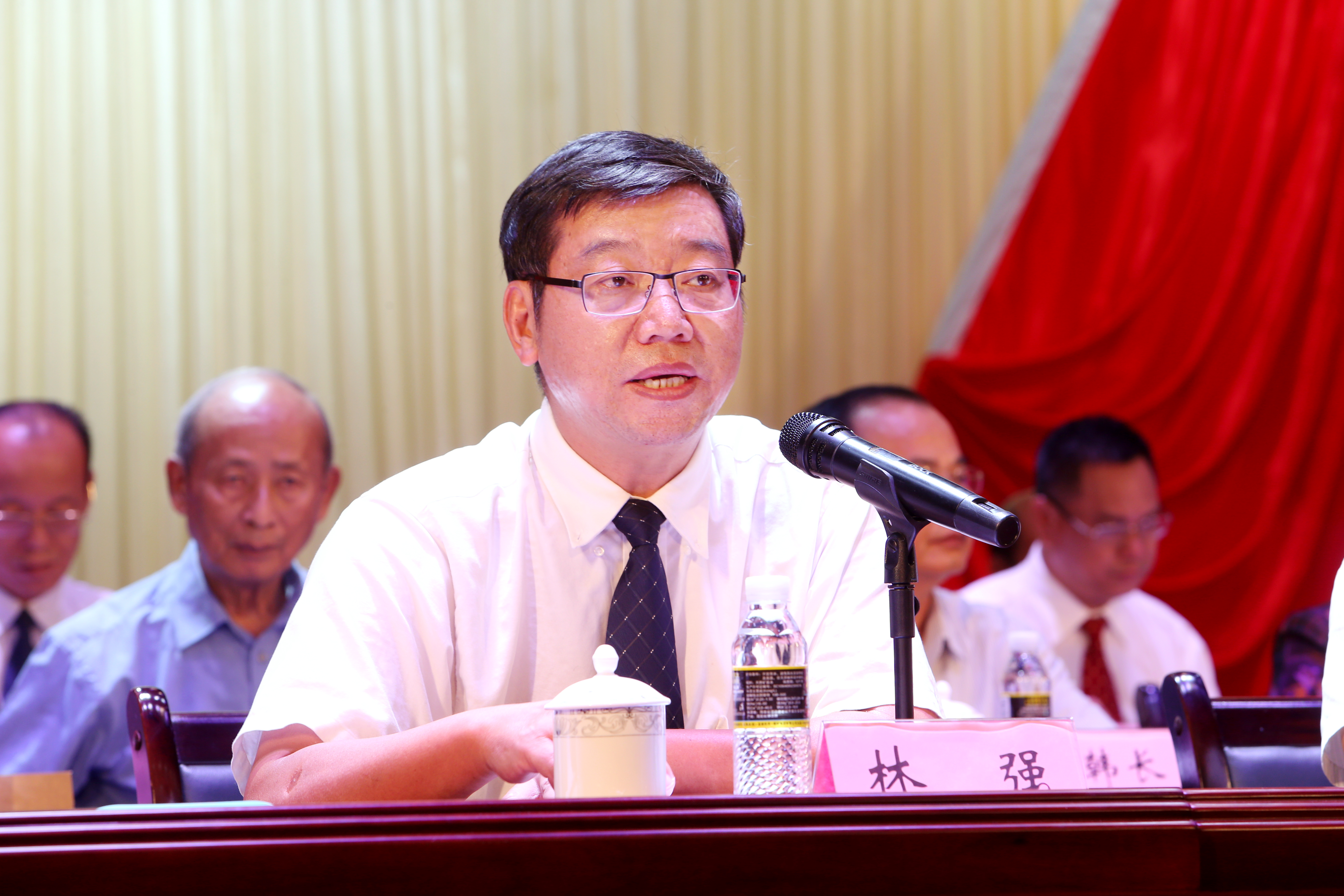 中国共产党海南师范大学第一次代表大会隆重开幕