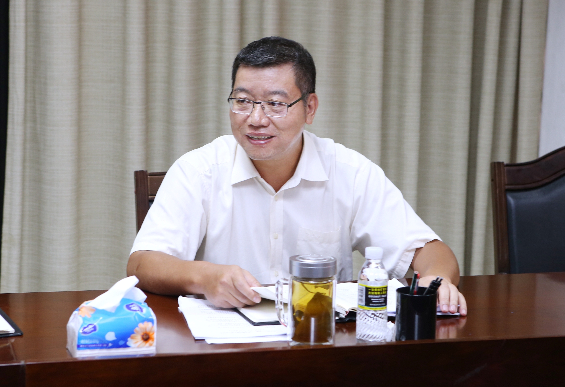 党委理论中心组召开专题会议学习党的十九大报告