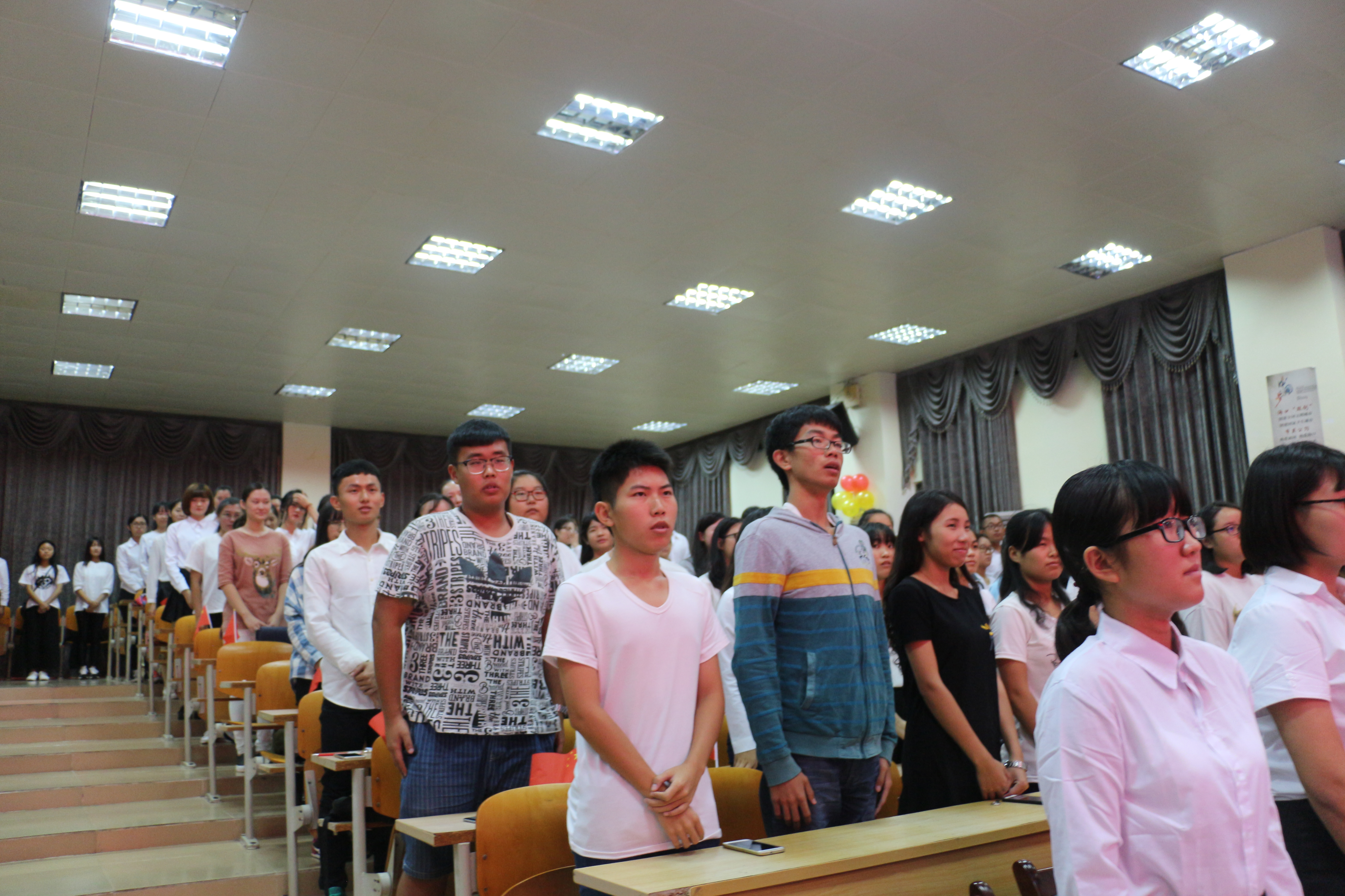 弘扬长征精神 争做“六有”大学生 ——记外国语学院团日活动汇报大会