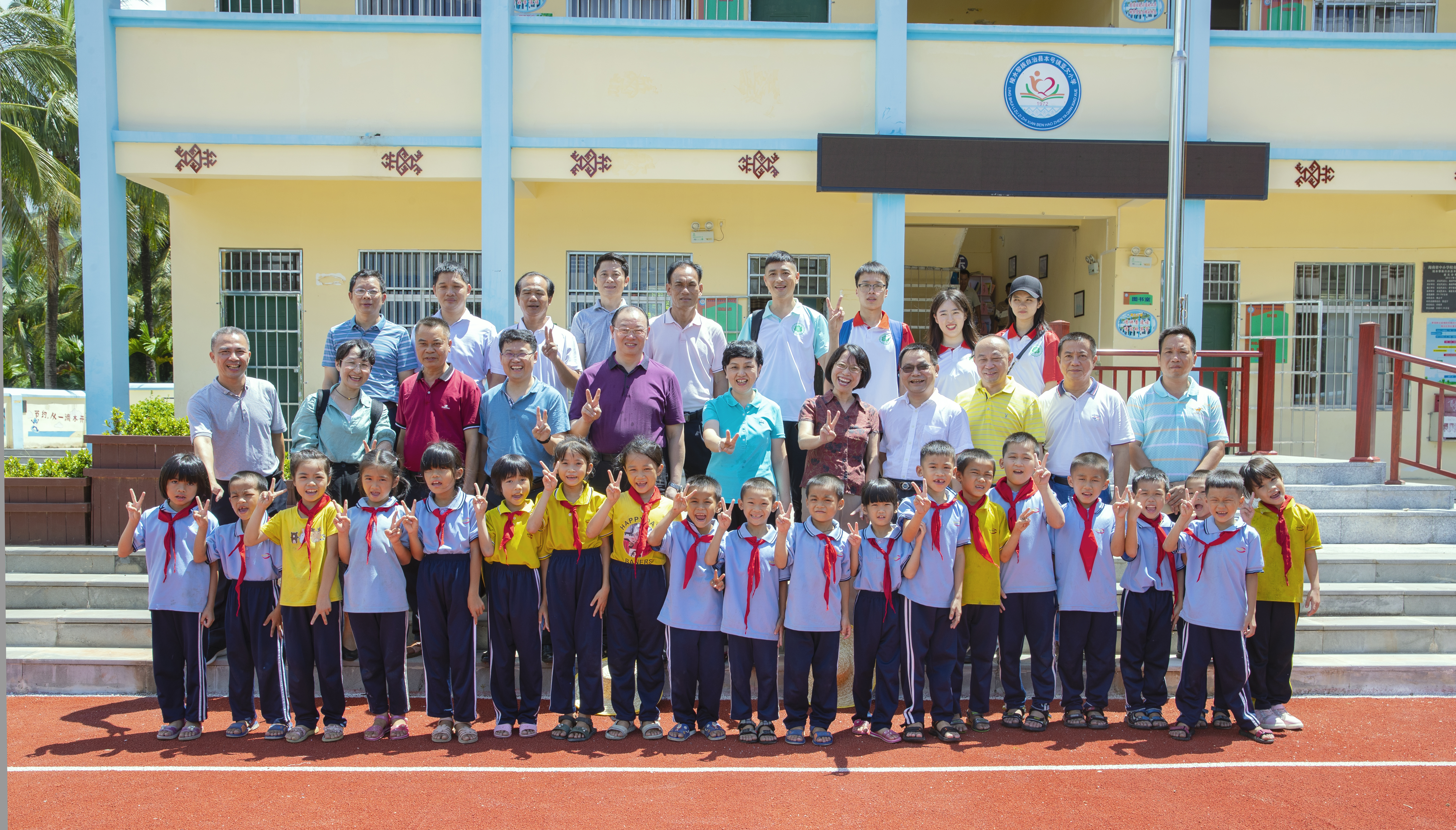 李红梅强调：牢记习近平总书记嘱托，强化责任感和使命感，坚决打赢扶贫攻坚战