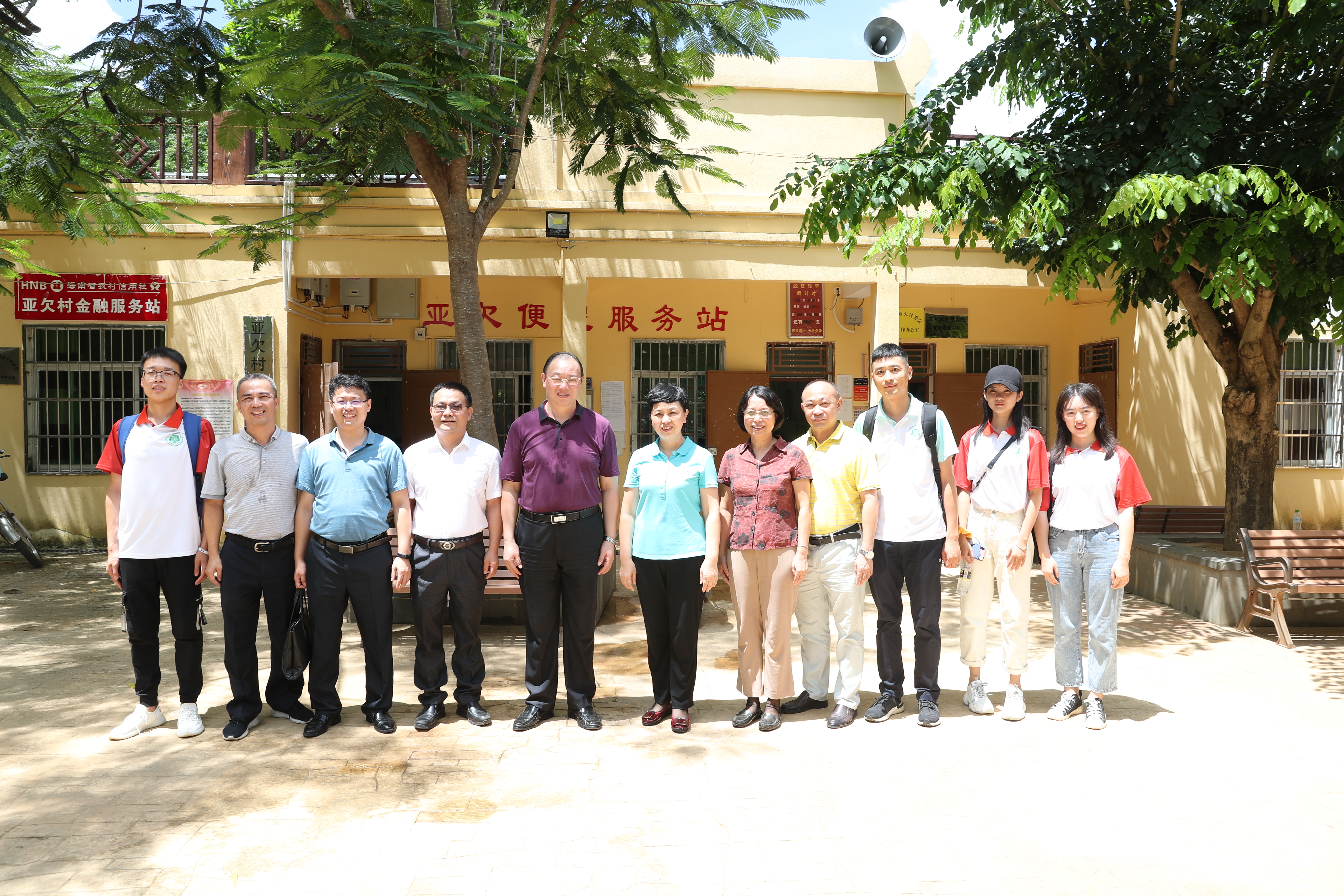 李红梅强调：牢记习近平总书记嘱托，强化责任感和使命感，坚决打赢扶贫攻坚战