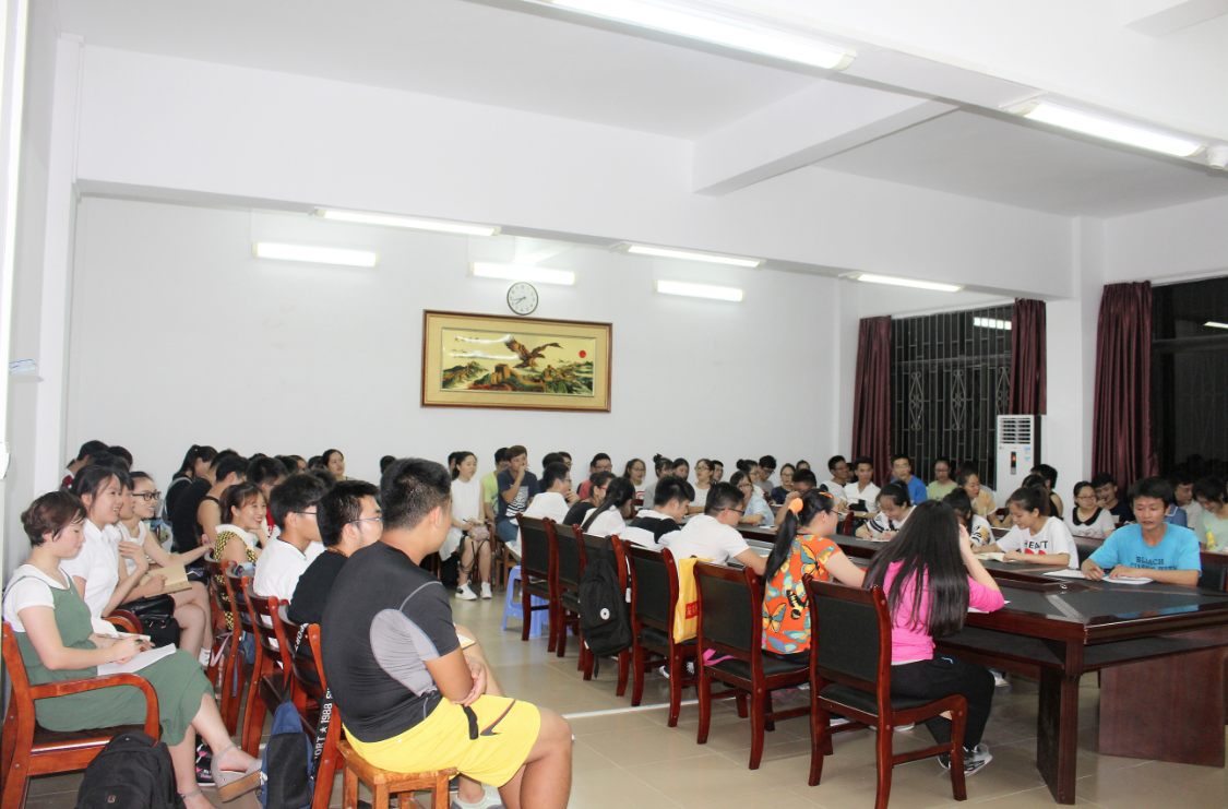 “两学一做”学习教育活动――物理电学院“讲政治，有信念”专题党课