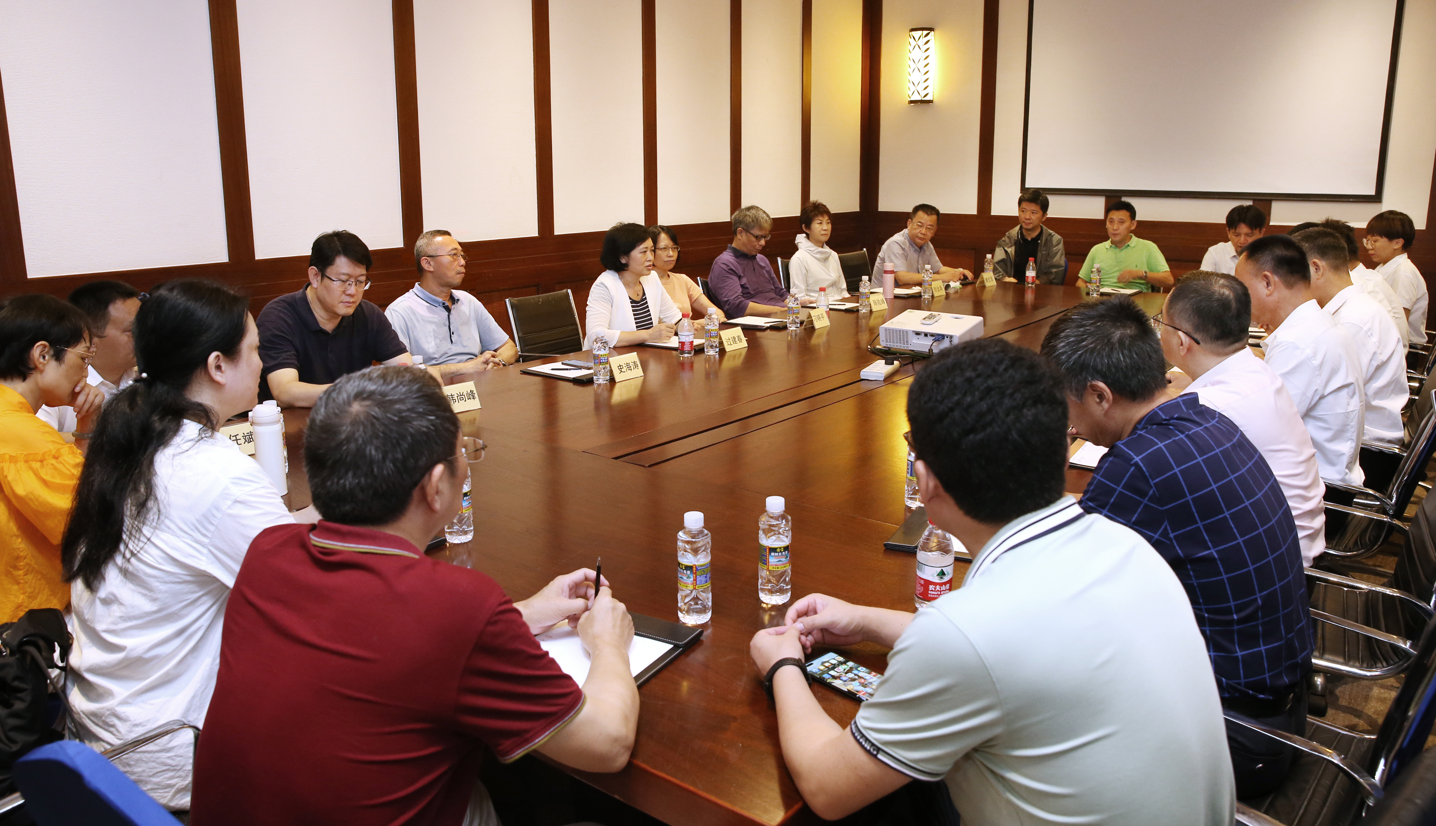 校领导赴五指山市开展党建、校地合作、书记校长访企拓岗专项活动