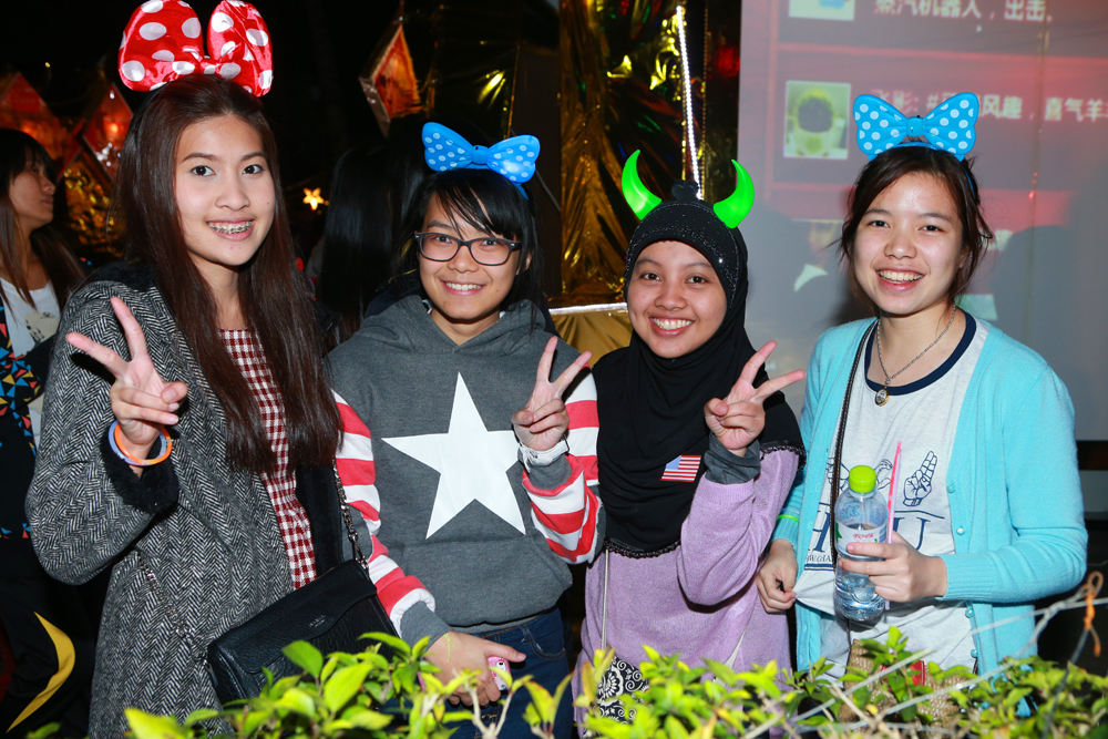 群羊翘首，喜气洋洋――我校举办2015年元旦游园