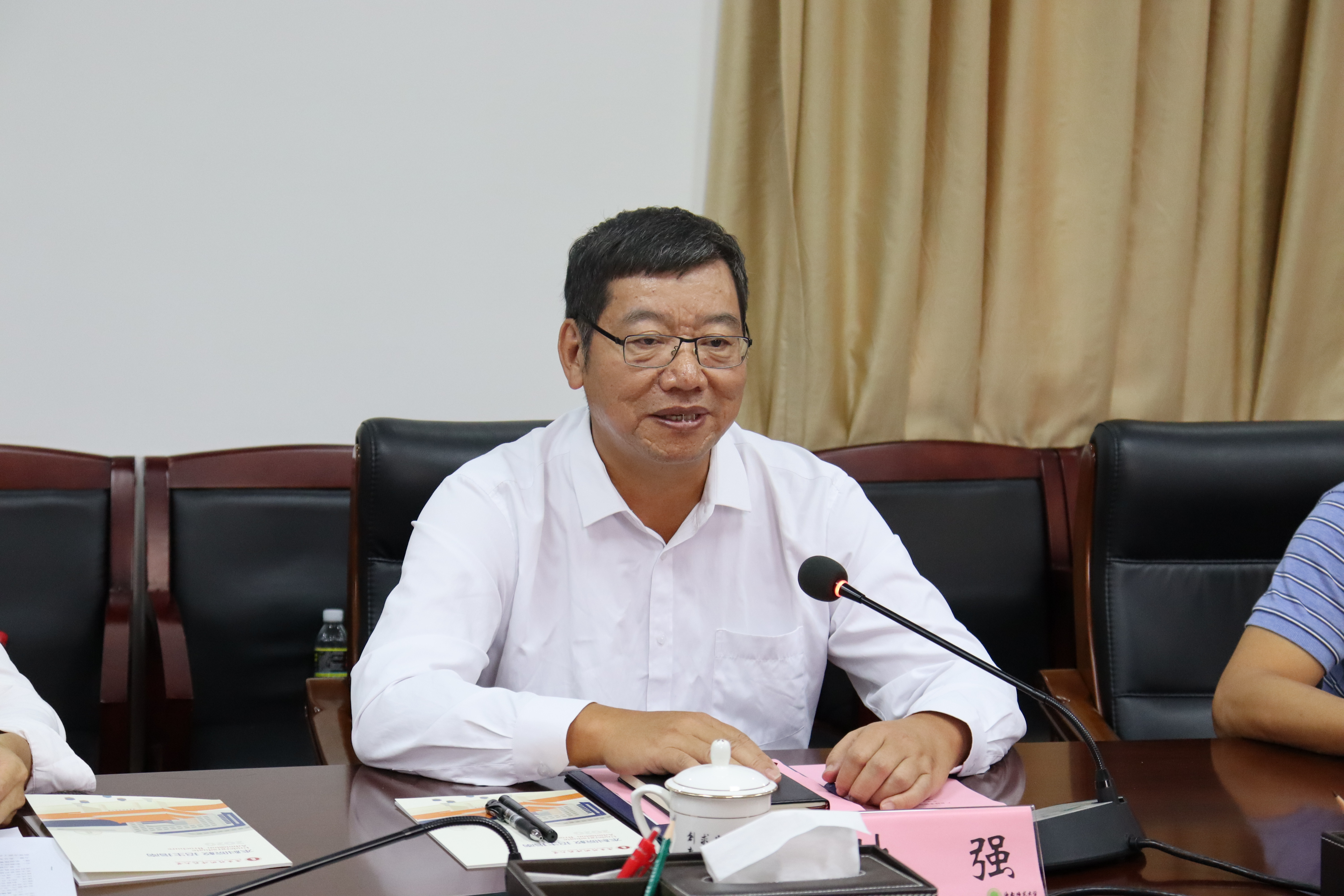 广东技术师范大学党委书记凌靖波一行来访