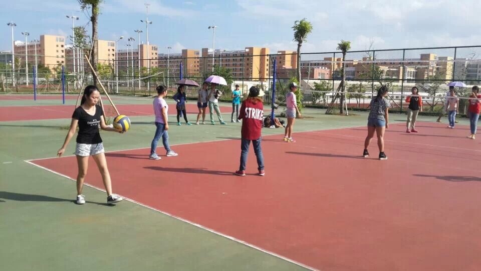 青春如梦 激情似火――外国语学院迎新杯男篮女排比赛