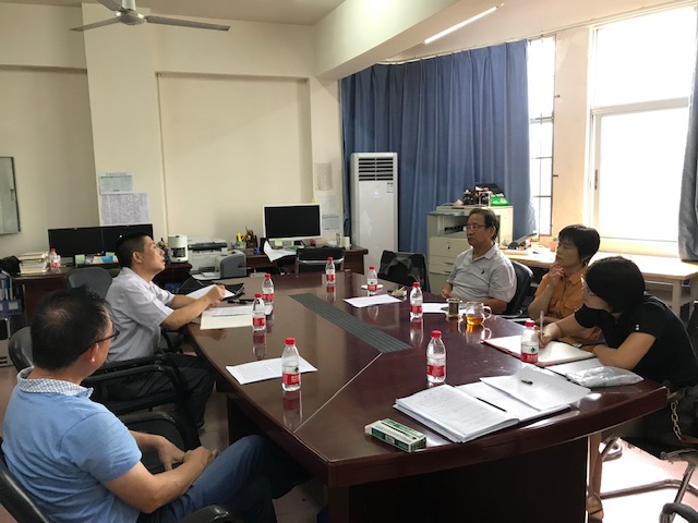 马克思主义学院学习《关于深化新时代学校思想政治理论课改革创新的若干意见》并传达校党委关于马院建设的专题会精神