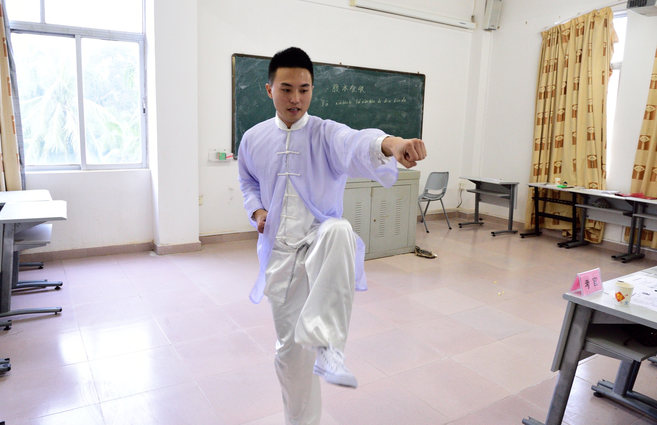 2015年赴泰尼志愿者选拔考试在我校举行