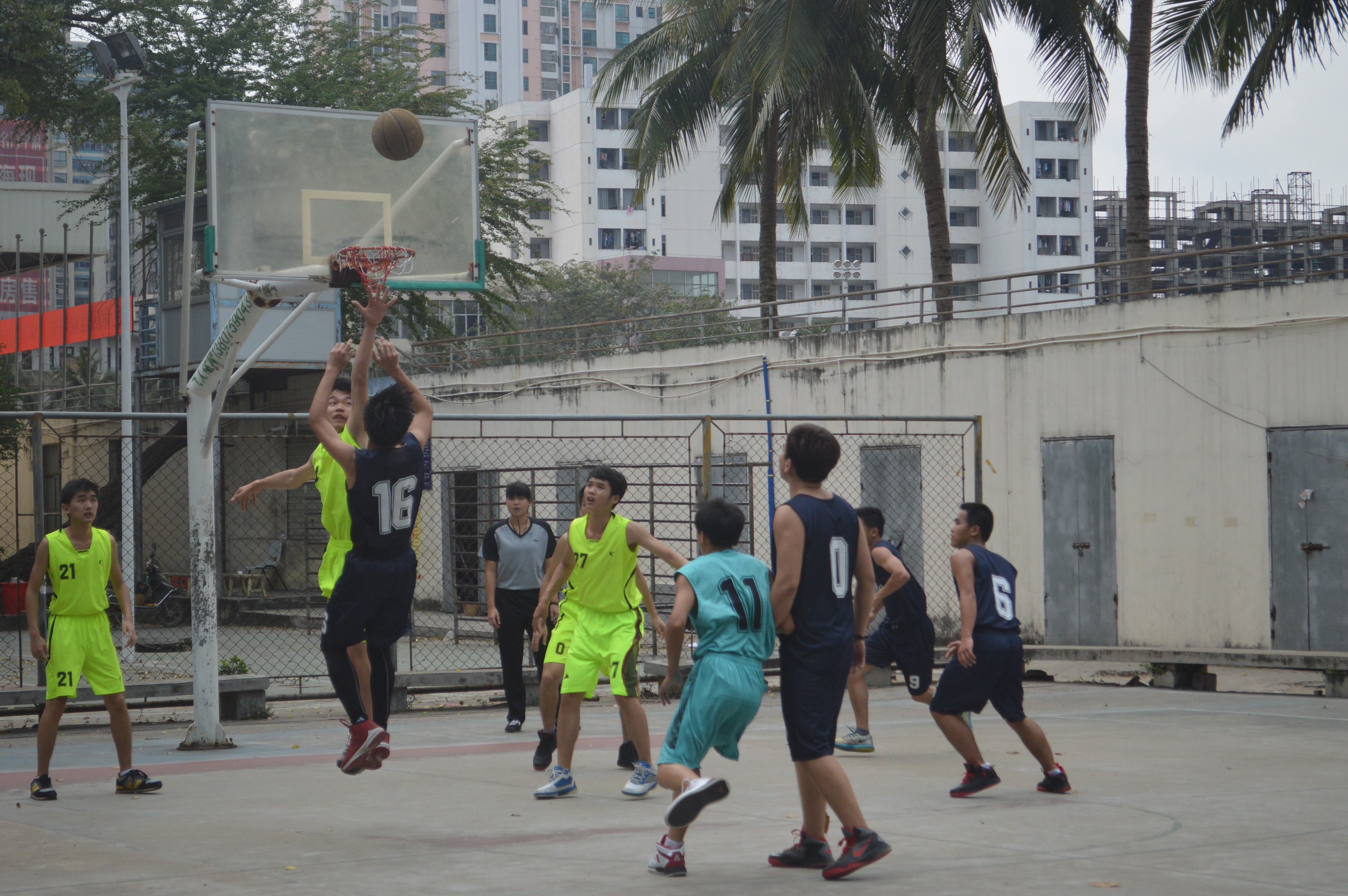 时光依旧,青春不散场――记海南师范大学数学与统计学院迎新杯篮球赛