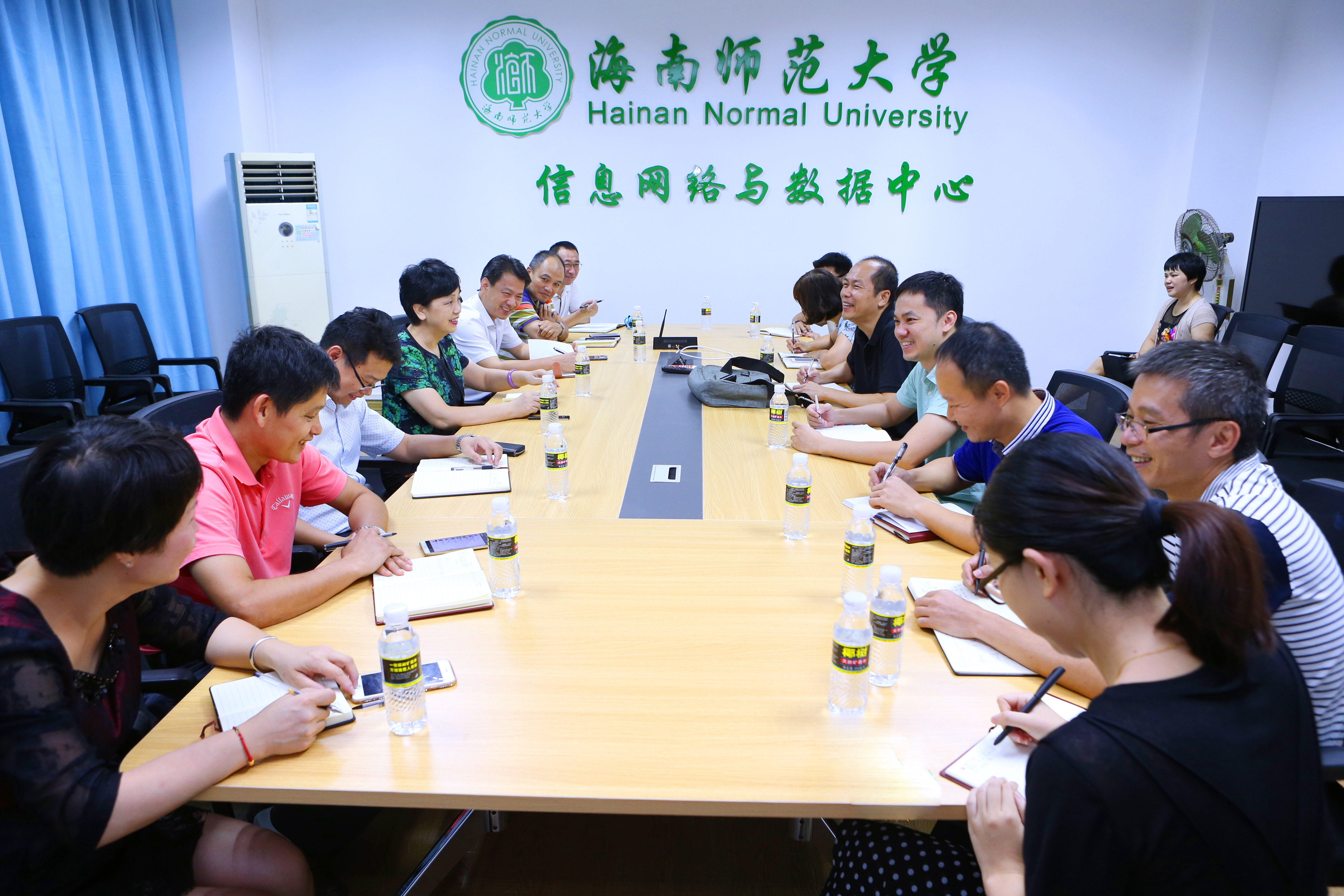 李红梅书记到基层单位调研