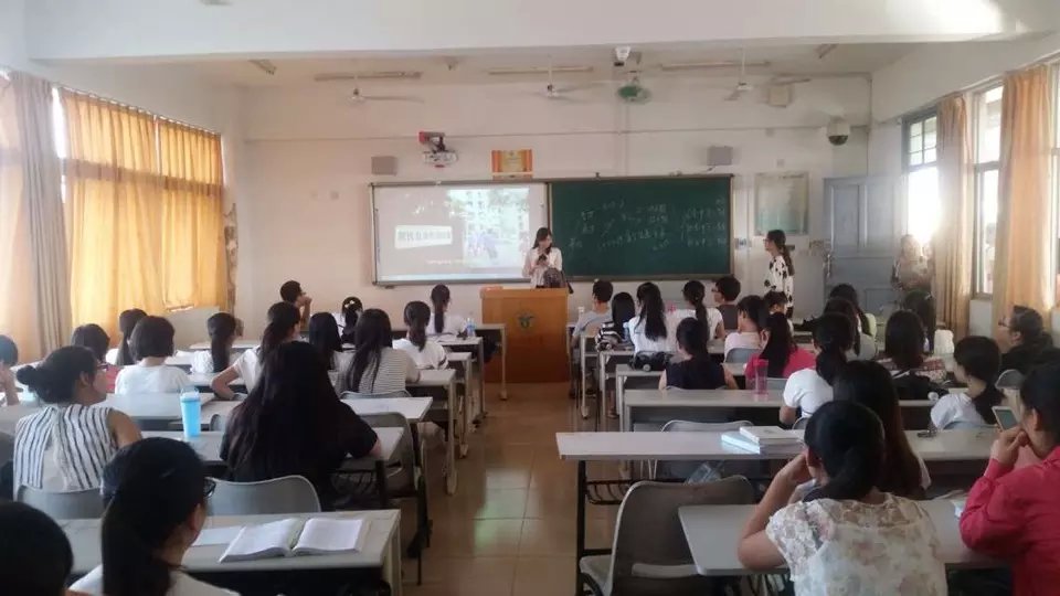 教育科学学院举办宪法日普法宣传活动