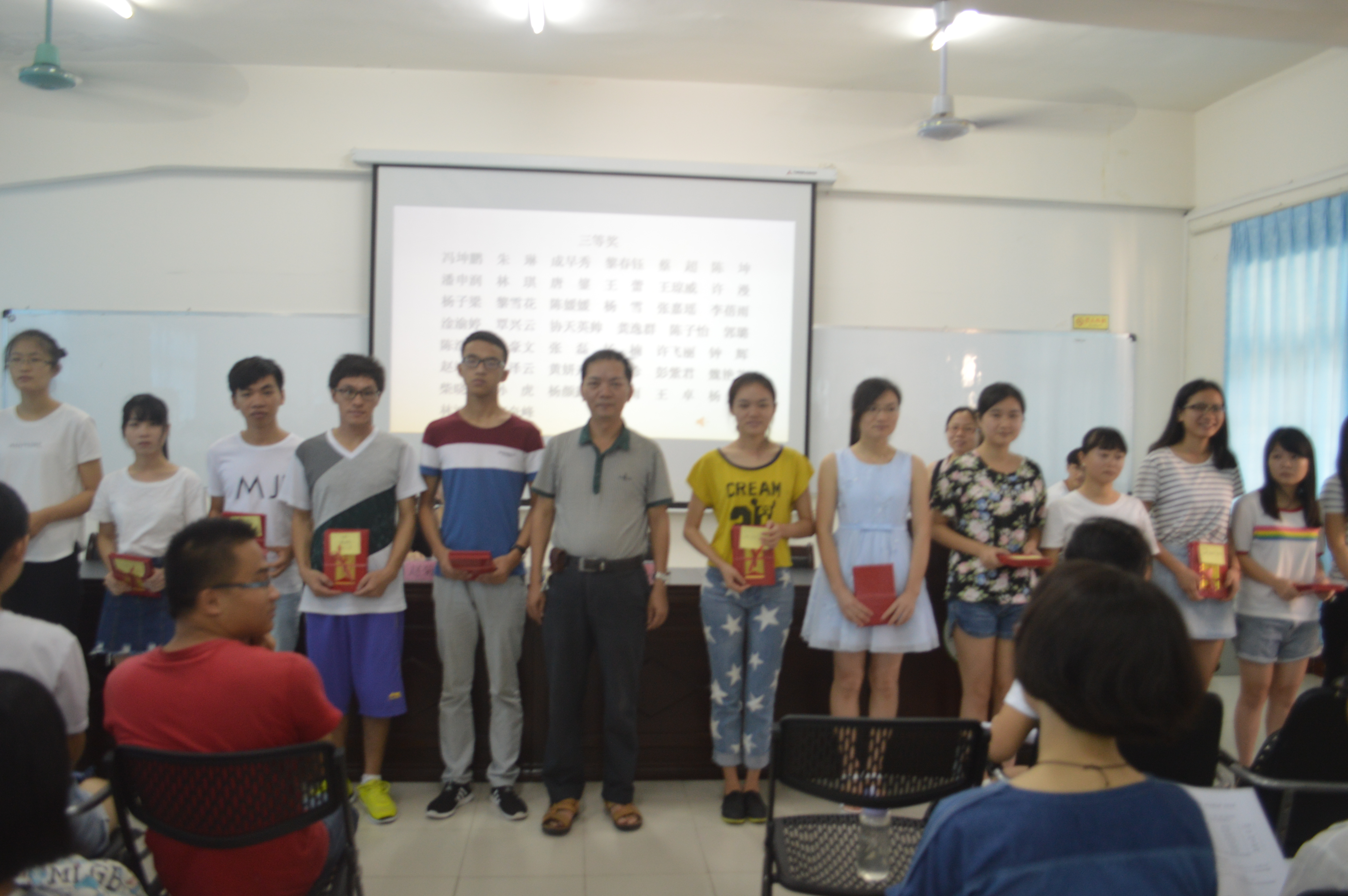 勇于突破，敢于创新--记第八届数学建模竞赛颁奖会暨国赛强化培训动员大会