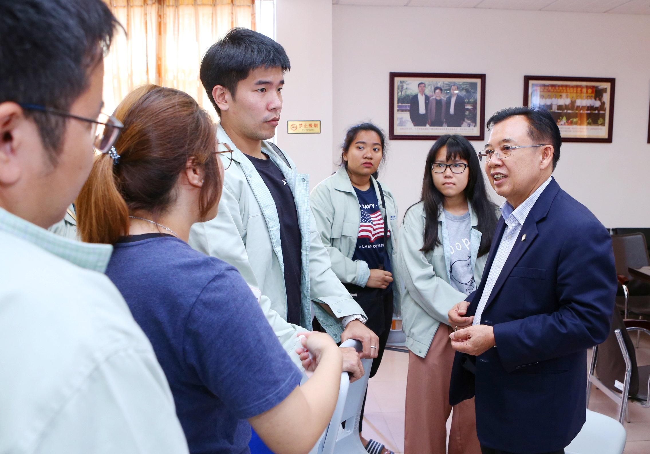 泰国海南会馆代表团访问我校
