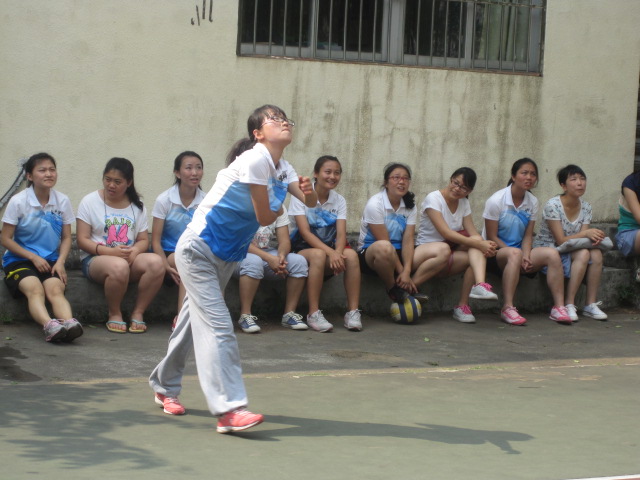 青春年华，我们与球共舞――记“欢送杯”生命科学学院女生排球赛