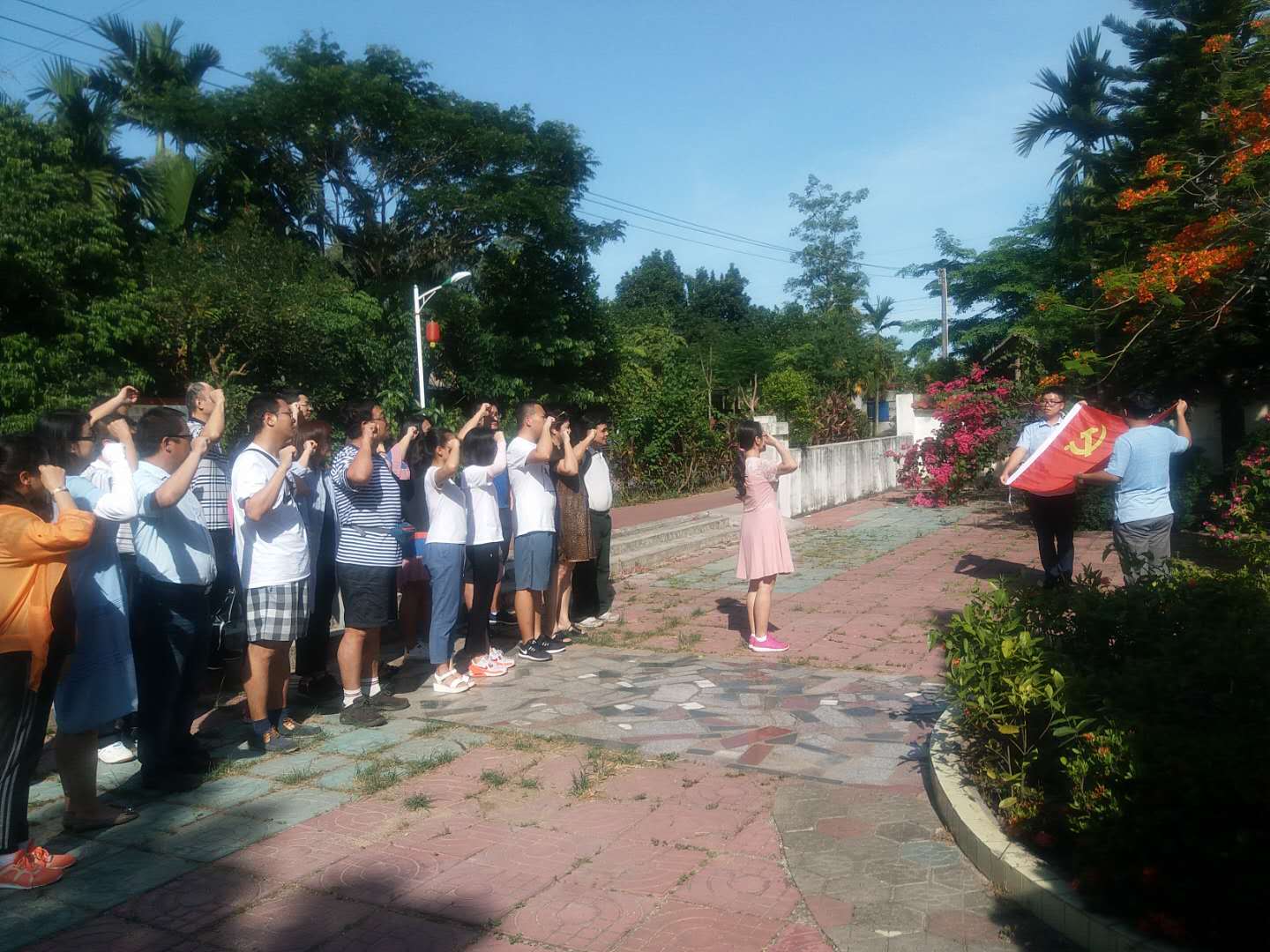 “追寻总书记足迹 不忘初心跟党走”――马克思主义学院开展主题党日活动