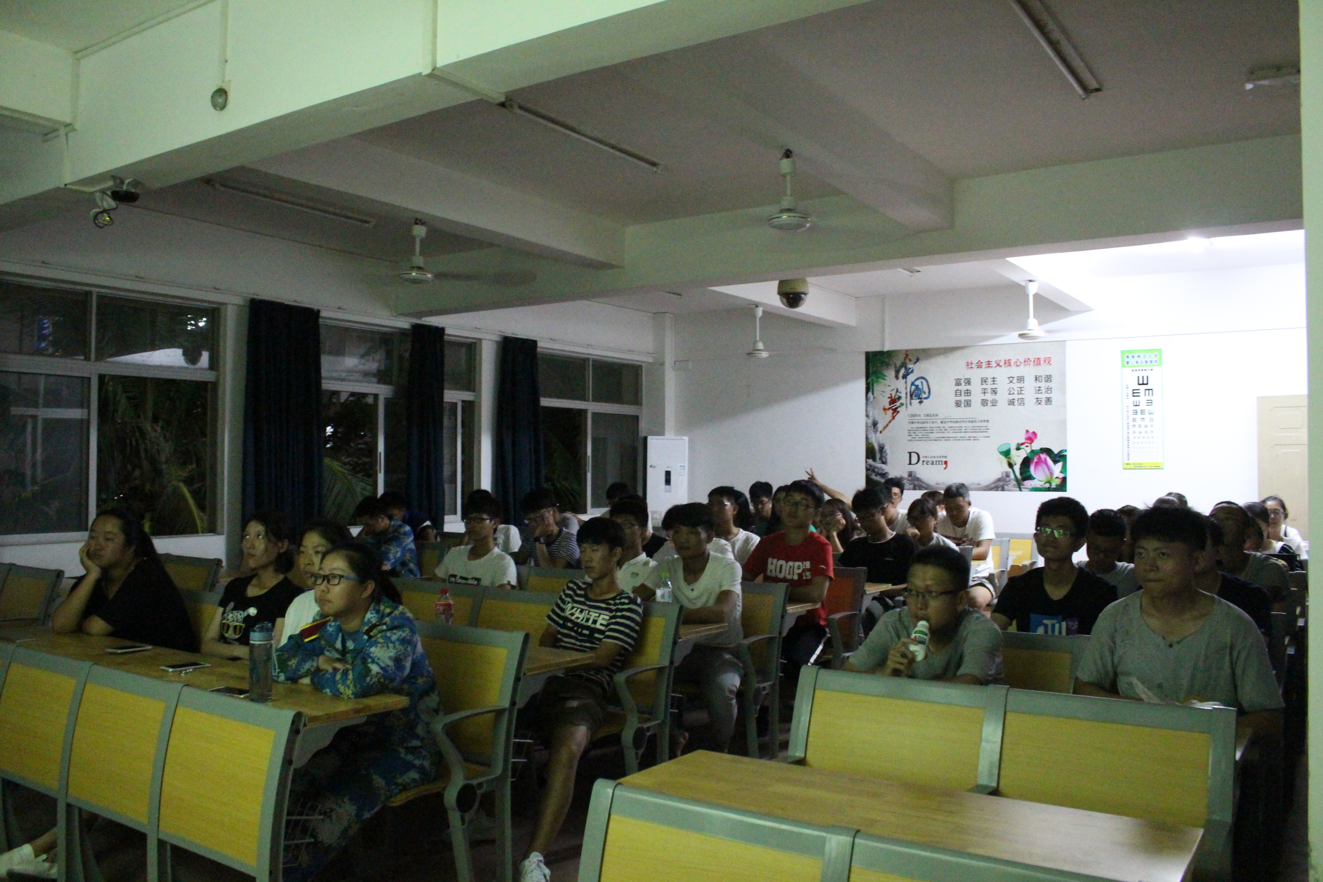 青年之声・“歌咏教师风采，品味教育人生”