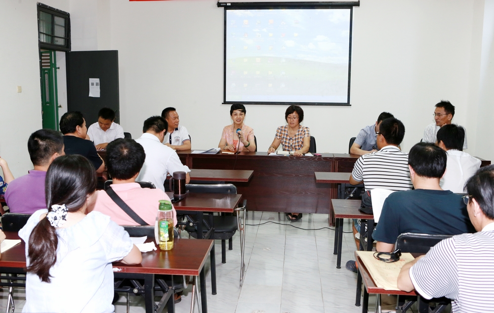 李红梅书记深入各学院走访调研