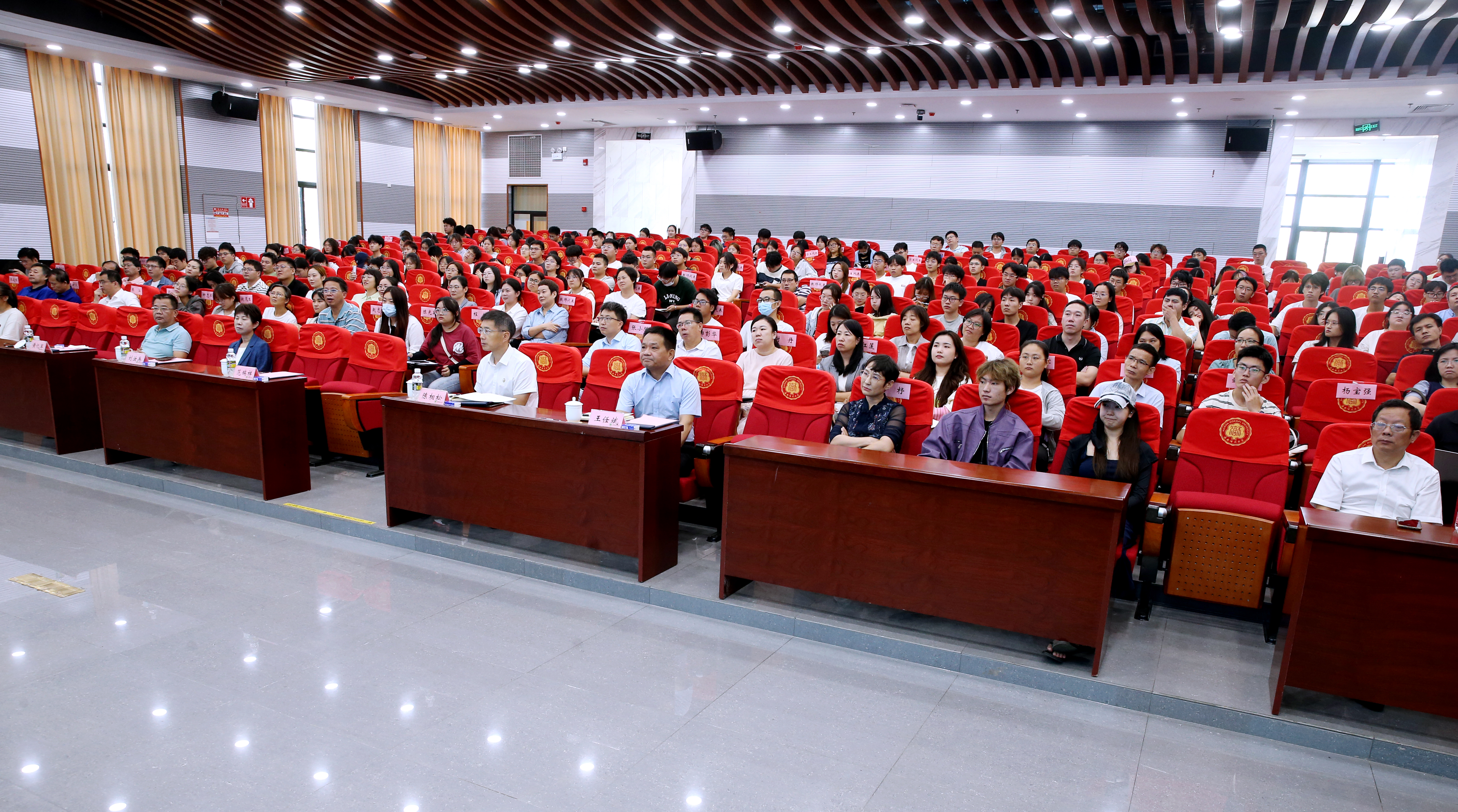 中国运载火箭技术研究院首席总师范瑞祥到我校举办专题讲座