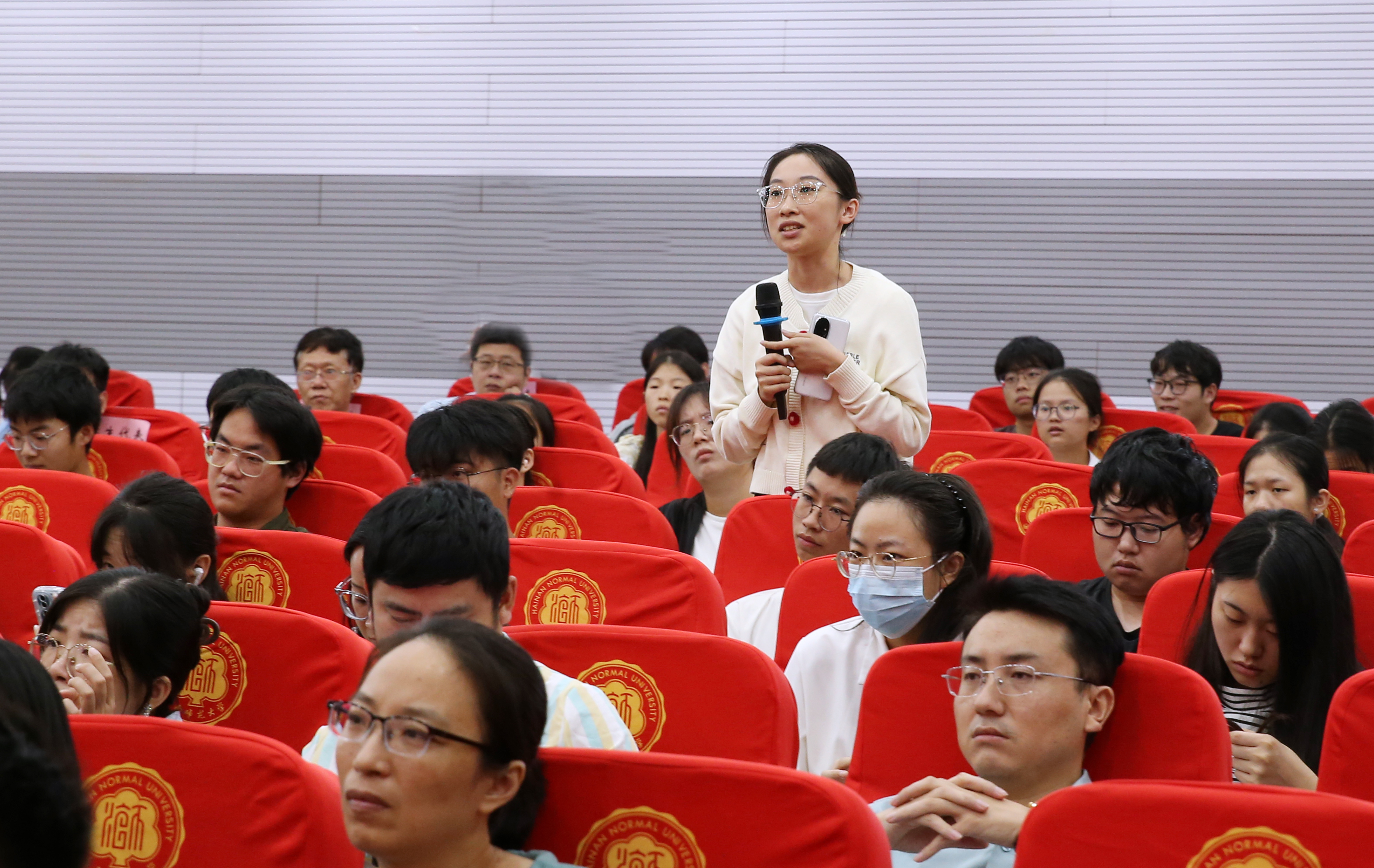中国运载火箭技术研究院首席总师范瑞祥到我校举办专题讲座