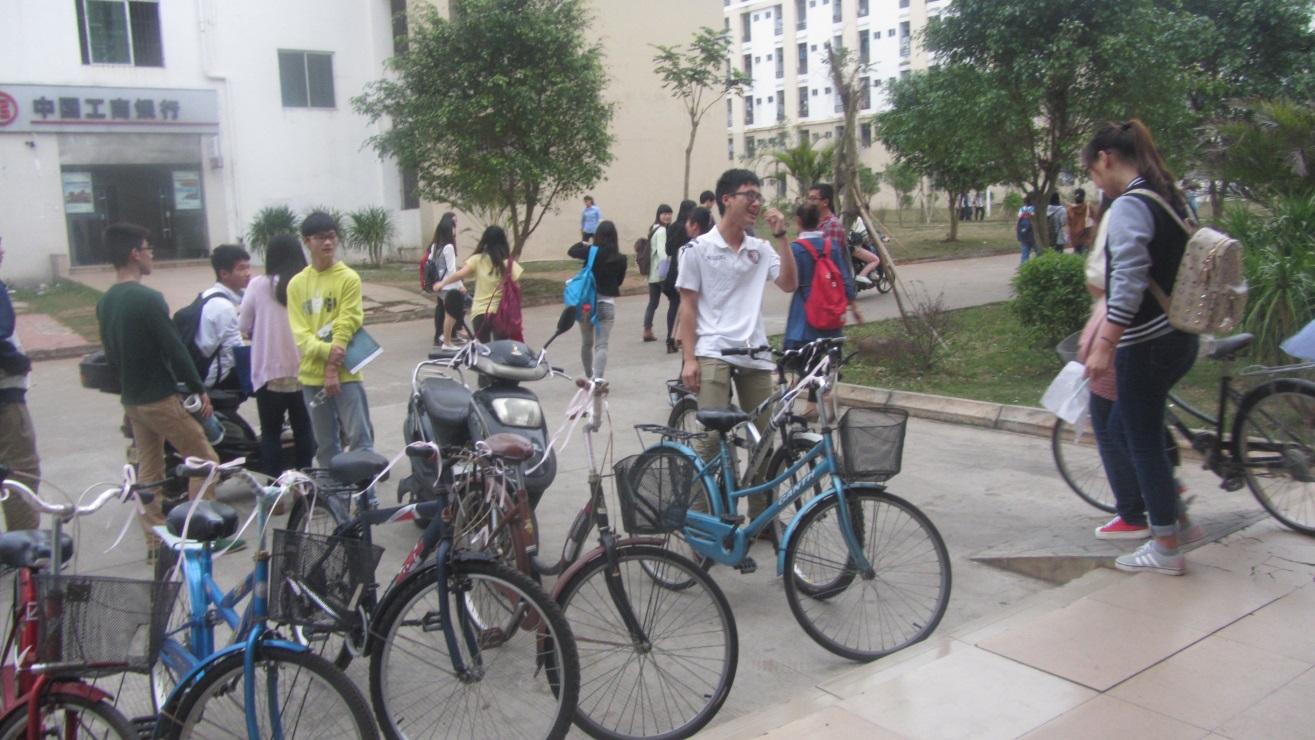 让我送你去上课——记教育科学学院3.7女生节服务活动