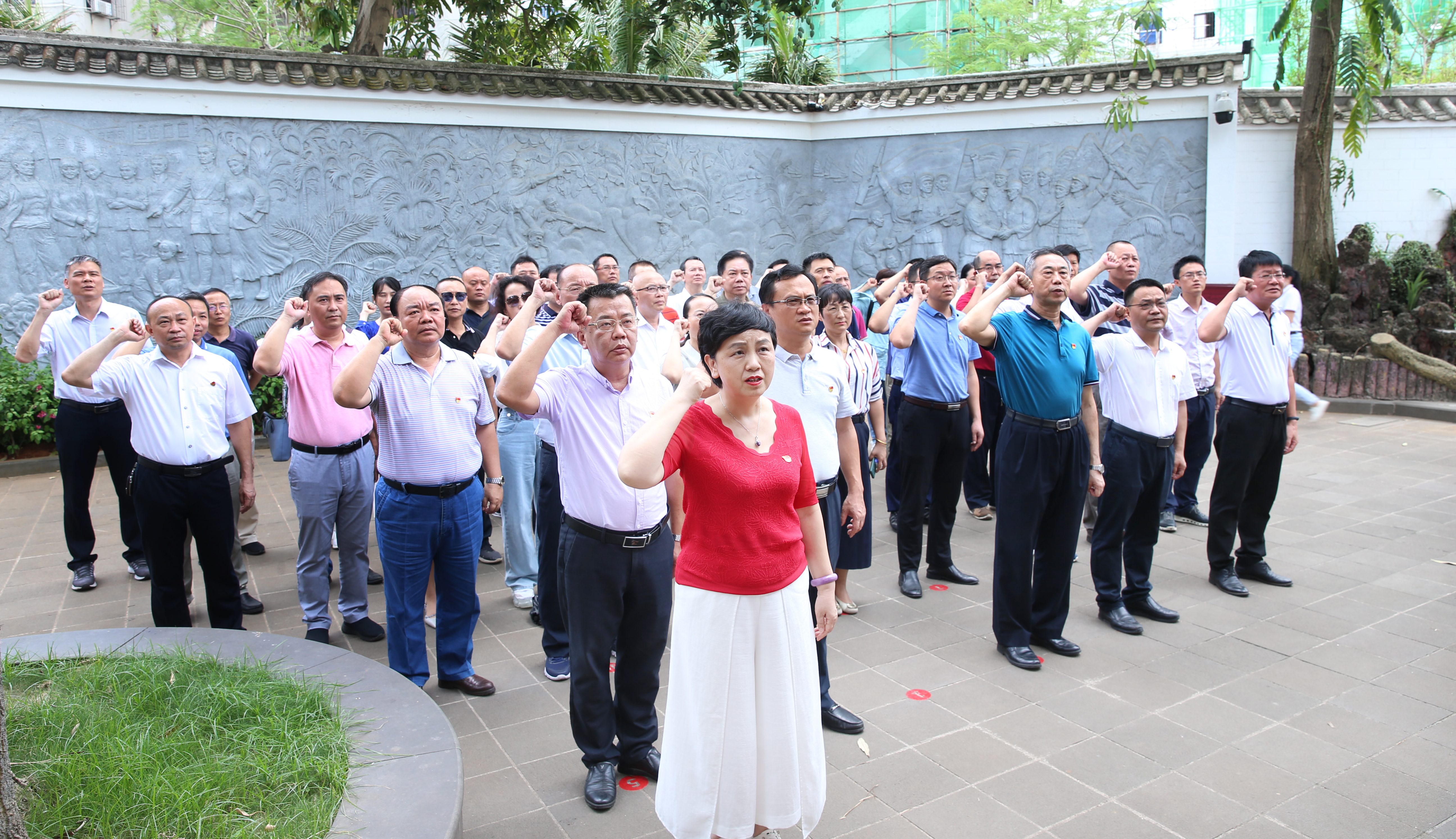 学习琼崖革命史传承红色基因 培养堪当大任的时代新人――我校开展党史学习教育实践活动